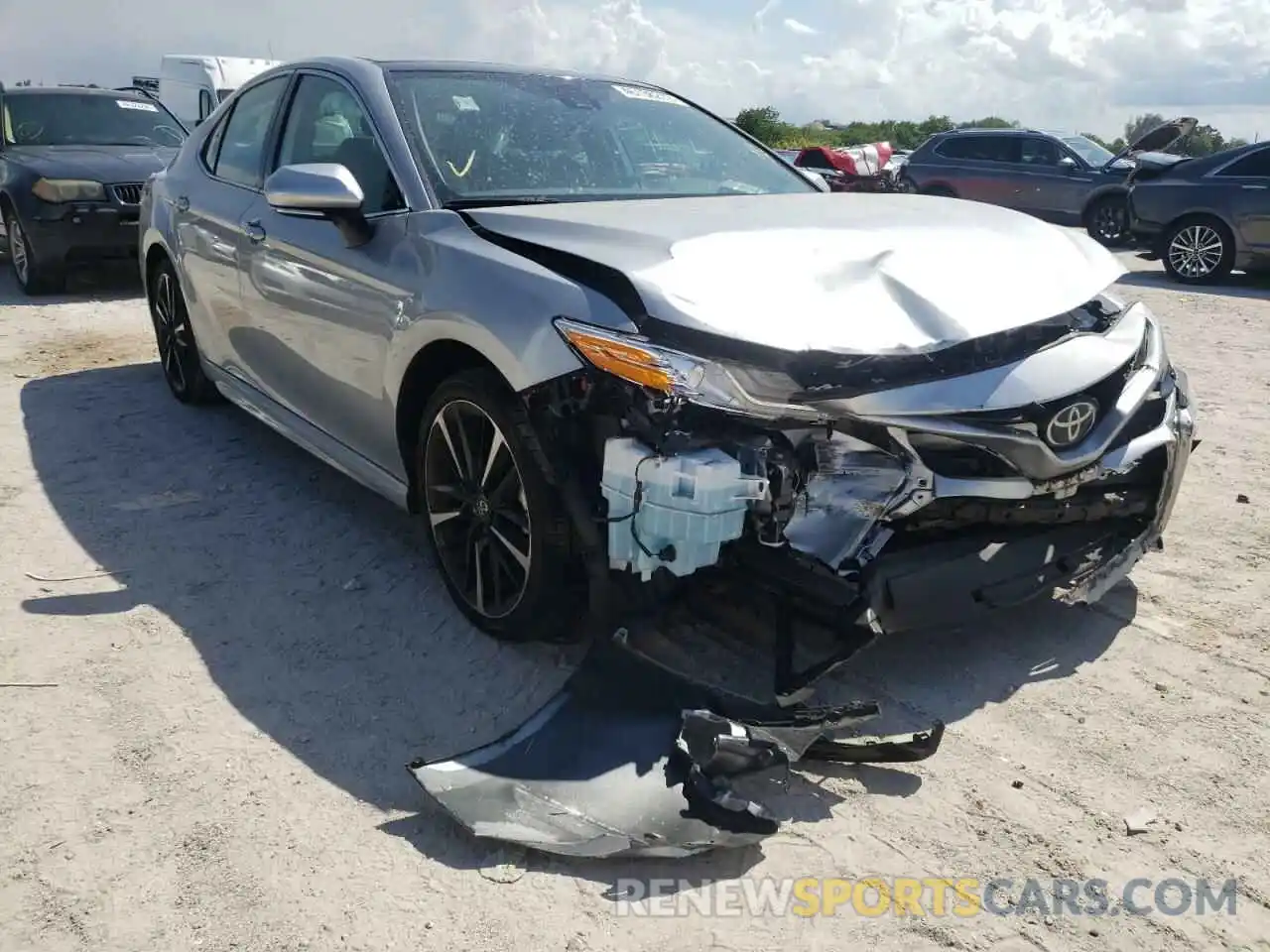 1 Photograph of a damaged car 4T1K61AKXLU862020 TOYOTA CAMRY 2020