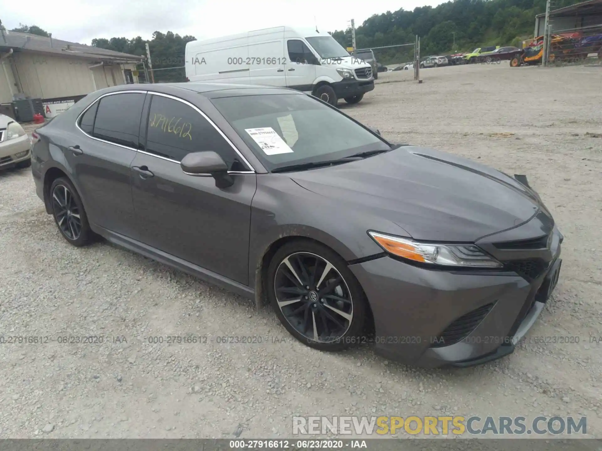 1 Photograph of a damaged car 4T1K61AKXLU862308 TOYOTA CAMRY 2020