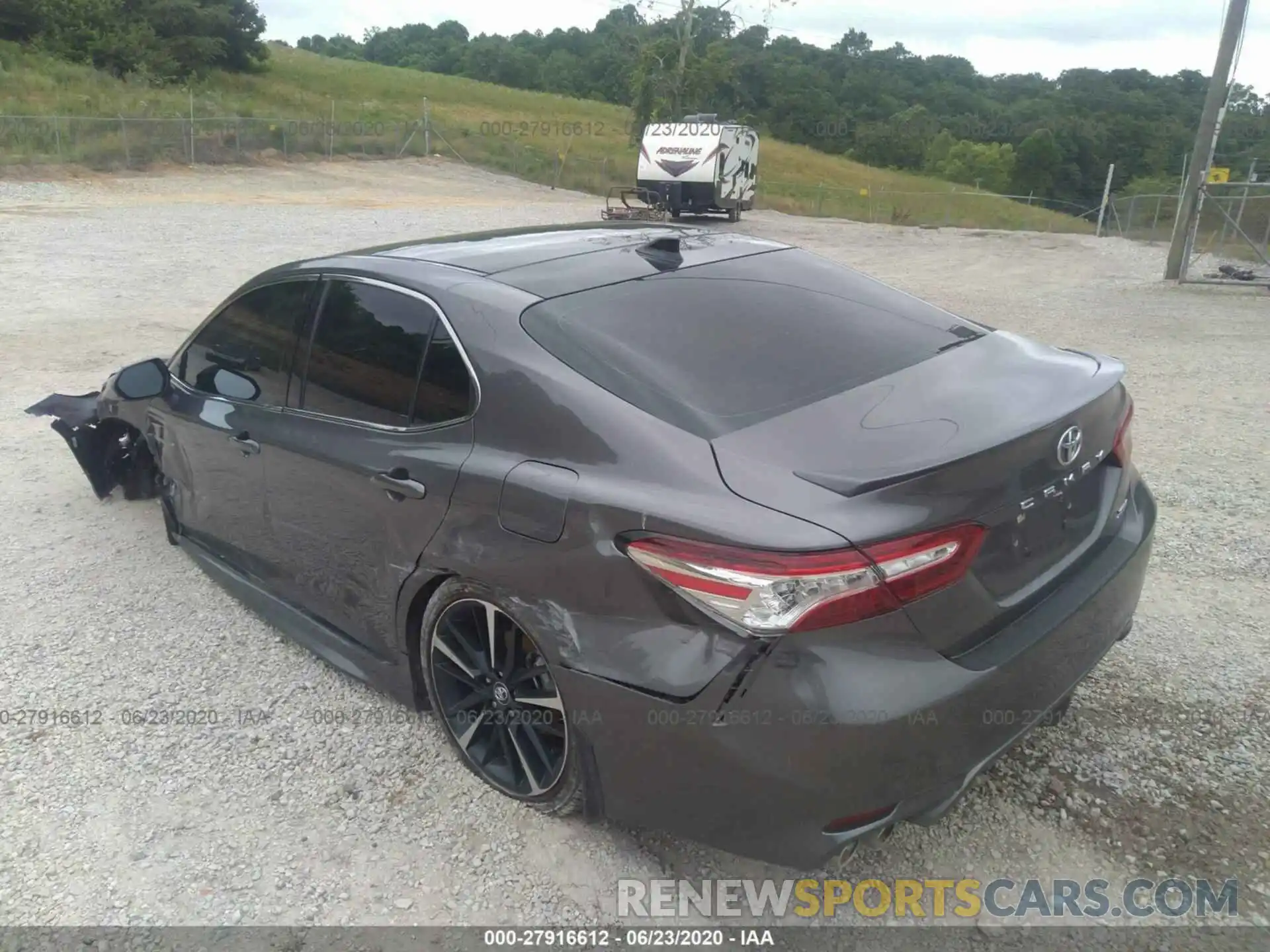 3 Photograph of a damaged car 4T1K61AKXLU862308 TOYOTA CAMRY 2020