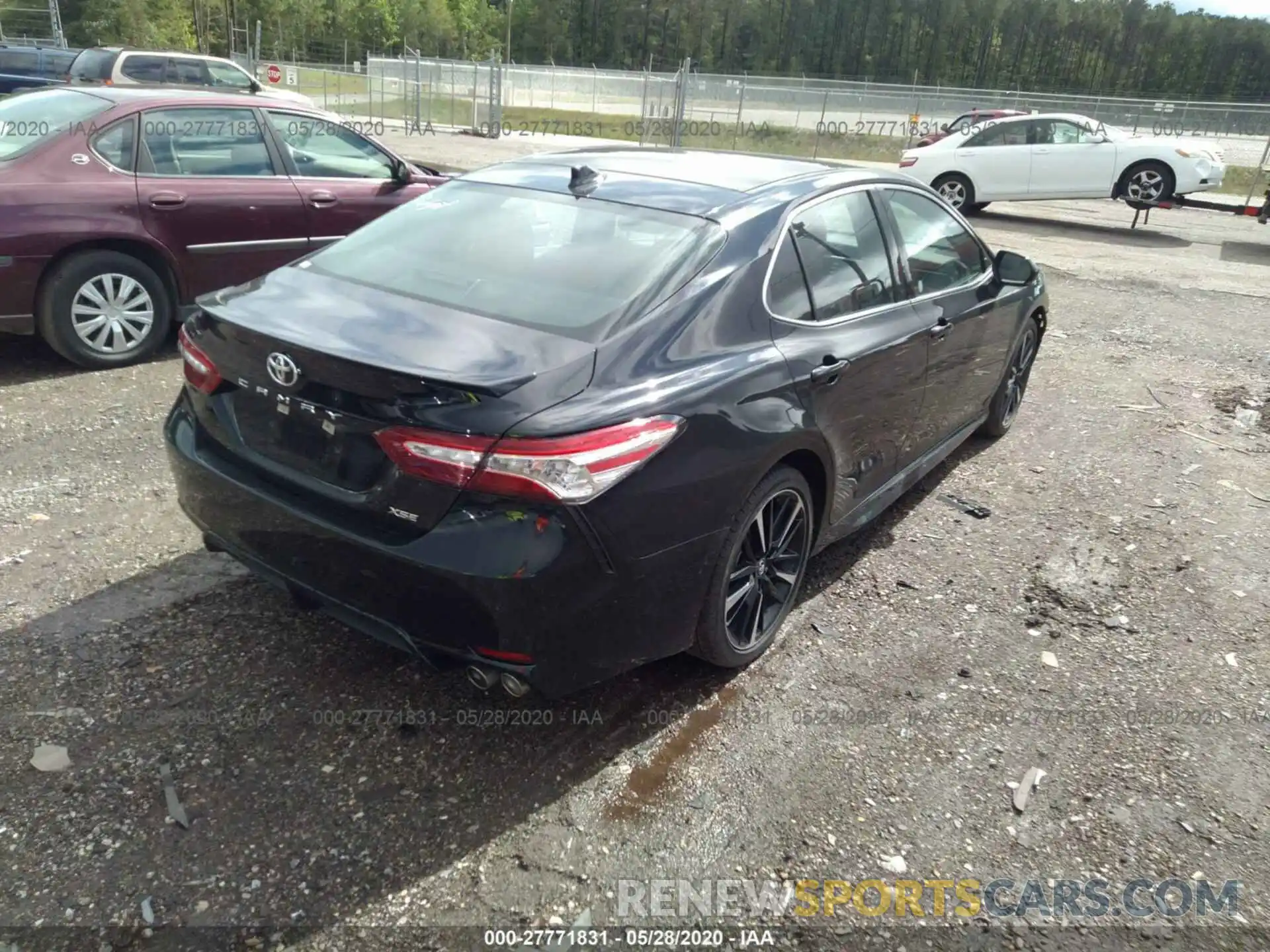 4 Photograph of a damaged car 4T1K61AKXLU870604 TOYOTA CAMRY 2020