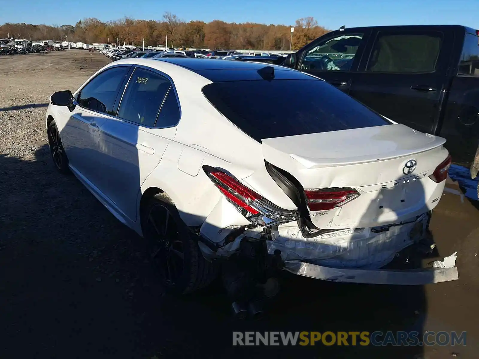 3 Photograph of a damaged car 4T1K61AKXLU871347 TOYOTA CAMRY 2020