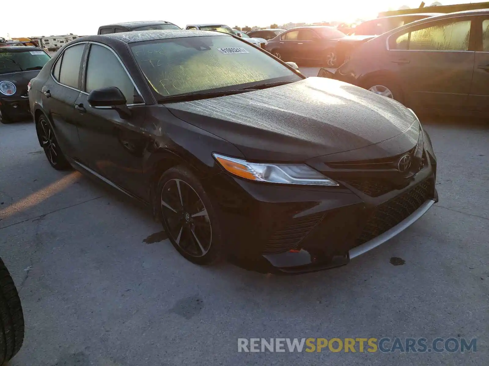 1 Photograph of a damaged car 4T1K61AKXLU924239 TOYOTA CAMRY 2020