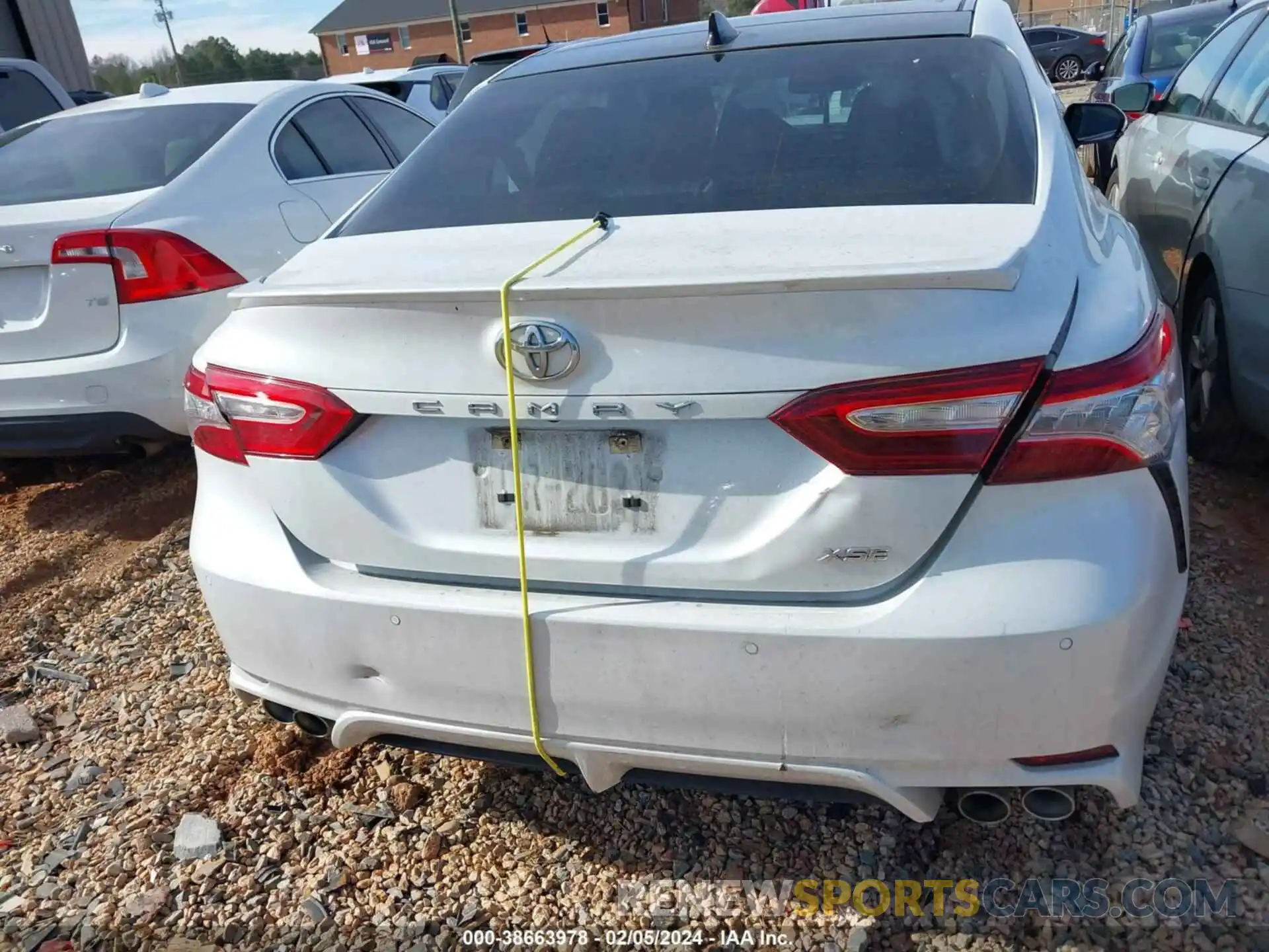 16 Photograph of a damaged car 4T1K61AKXLU931725 TOYOTA CAMRY 2020