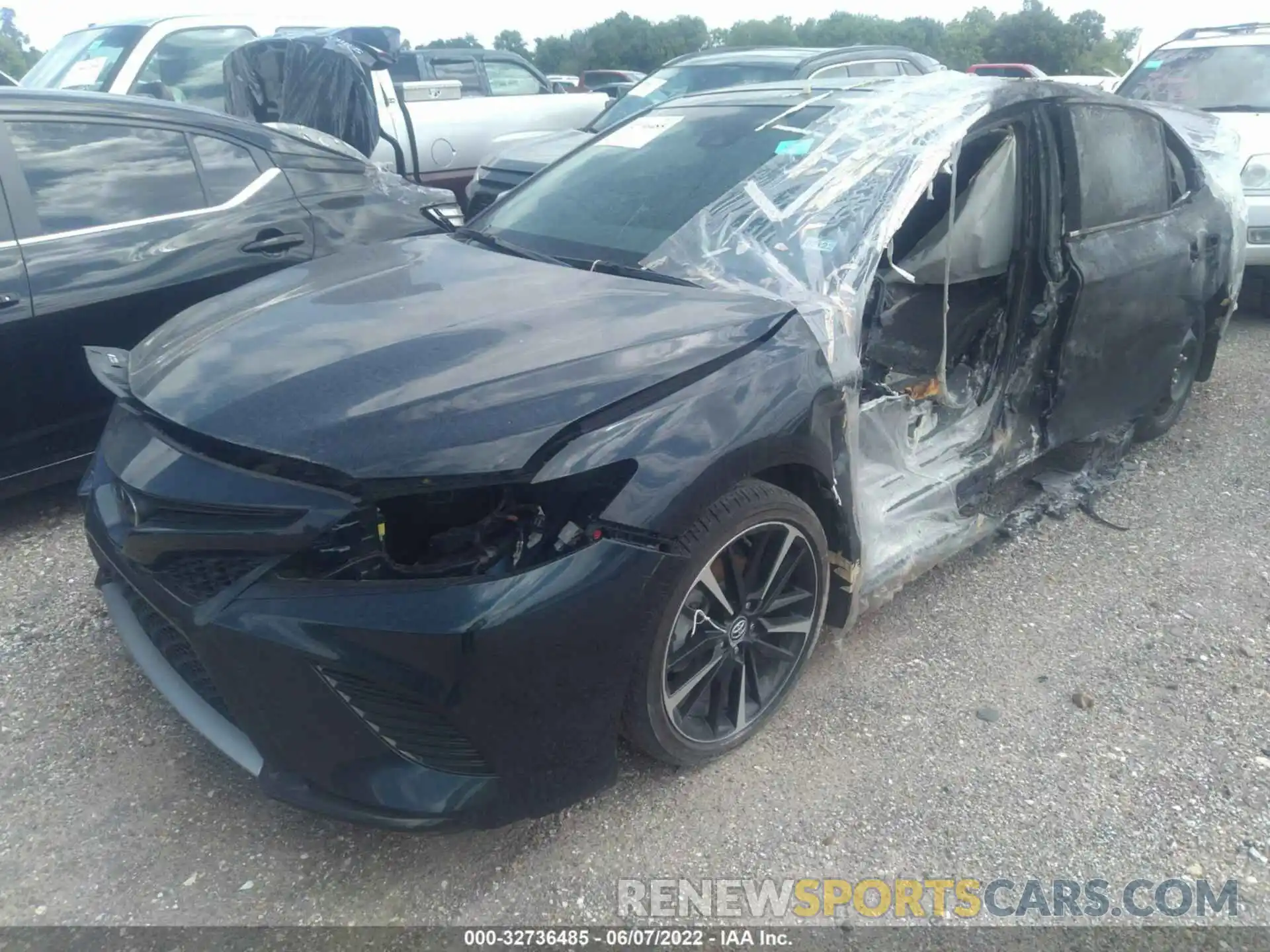 2 Photograph of a damaged car 4T1K61AKXLU934799 TOYOTA CAMRY 2020