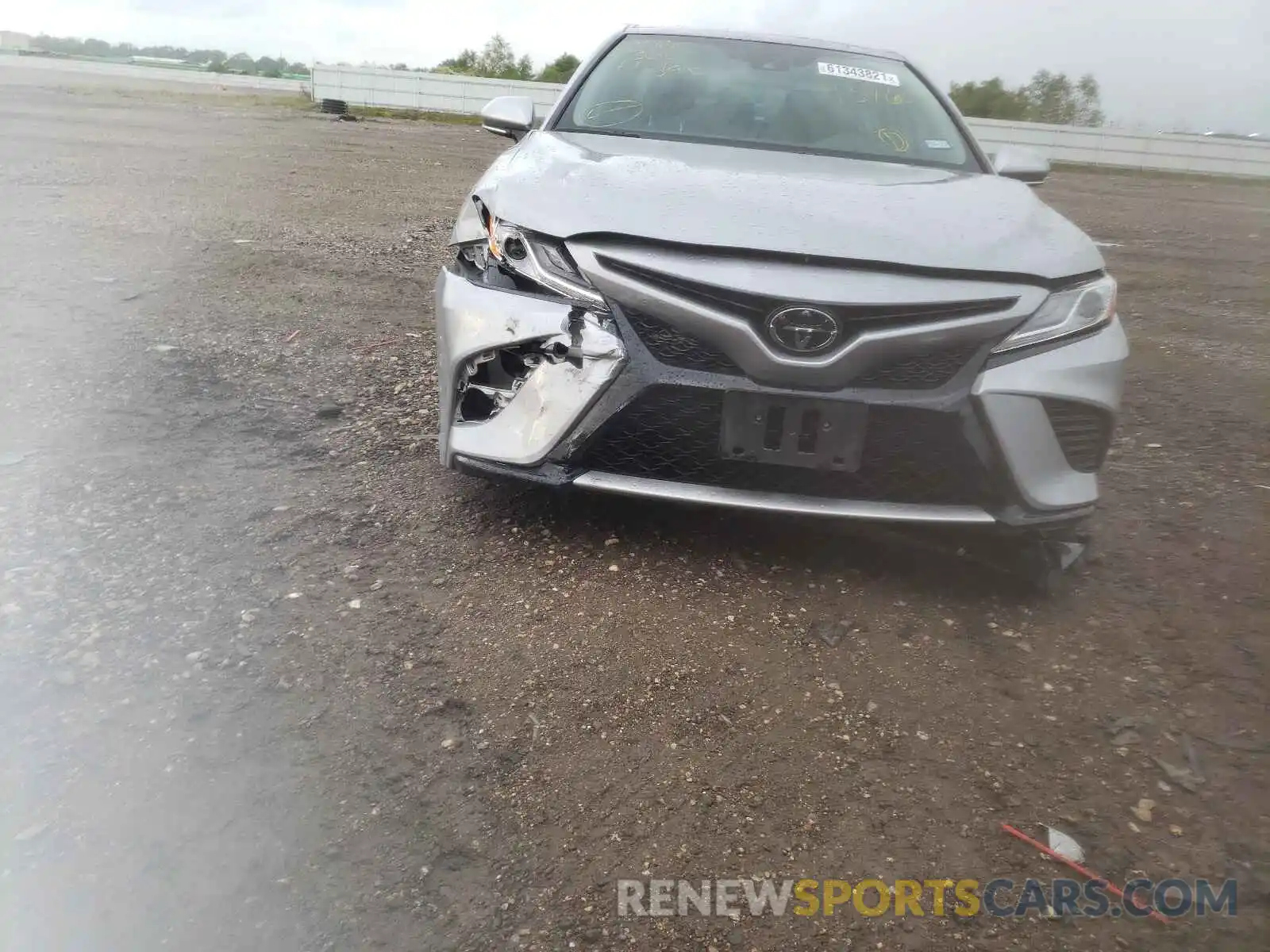 9 Photograph of a damaged car 4T1K61AKXLU937654 TOYOTA CAMRY 2020