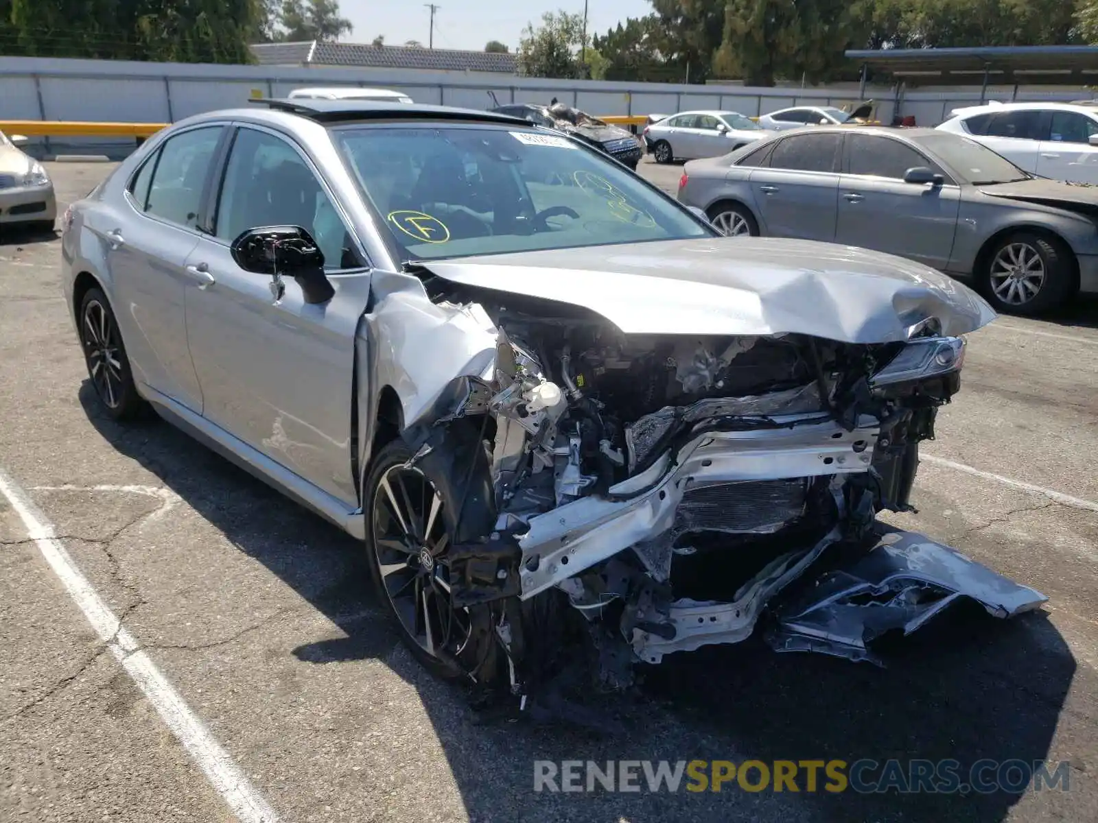 1 Photograph of a damaged car 4T1K61AKXLU939064 TOYOTA CAMRY 2020