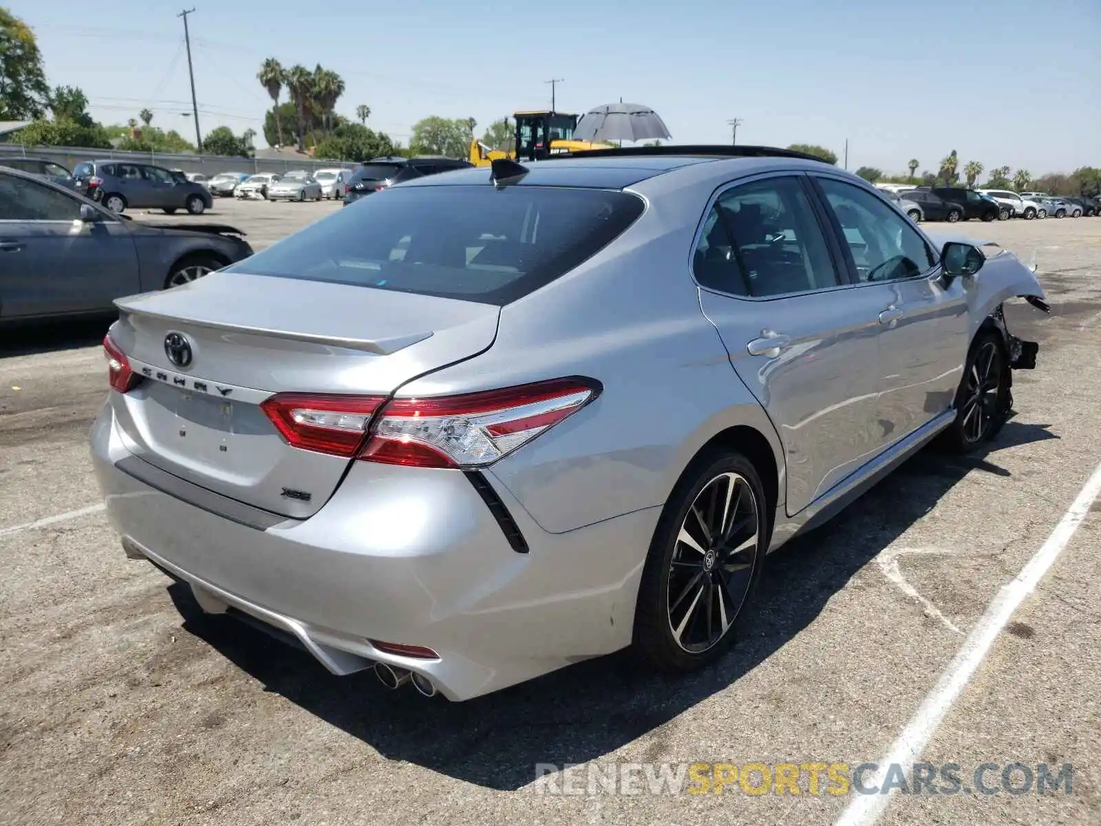 4 Photograph of a damaged car 4T1K61AKXLU939064 TOYOTA CAMRY 2020