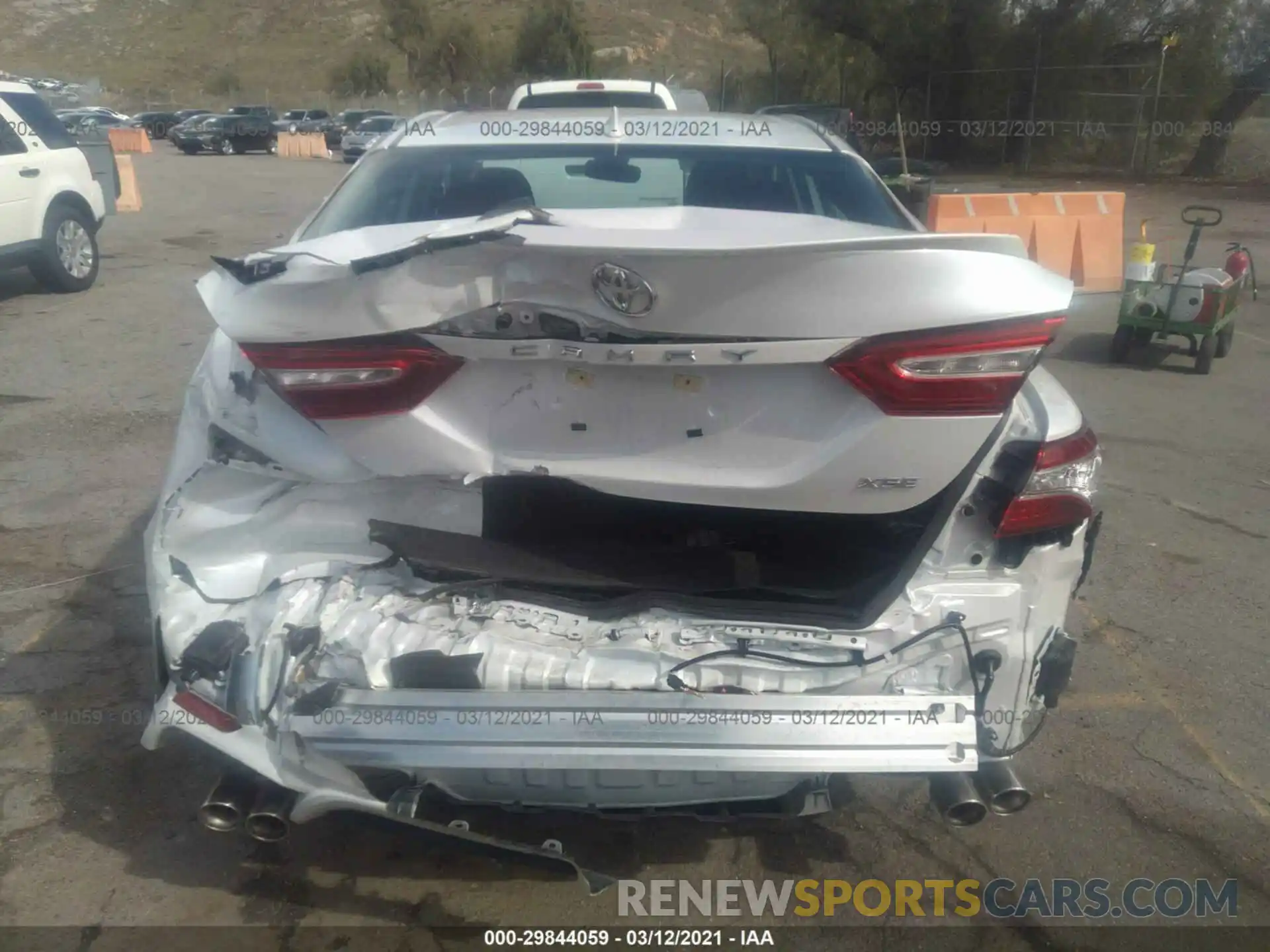 6 Photograph of a damaged car 4T1K61AKXLU940585 TOYOTA CAMRY 2020