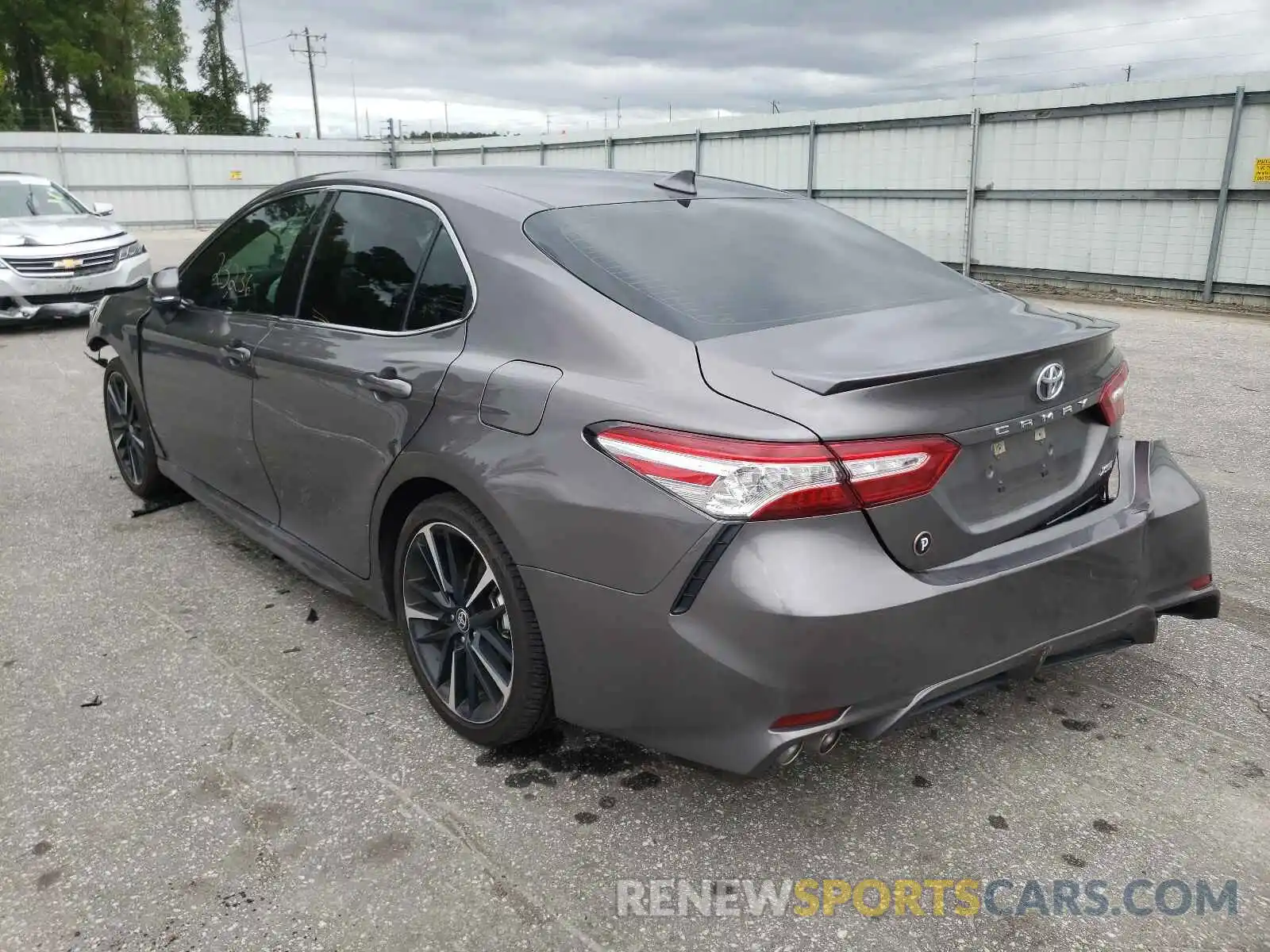 3 Photograph of a damaged car 4T1K61AKXLU963851 TOYOTA CAMRY 2020