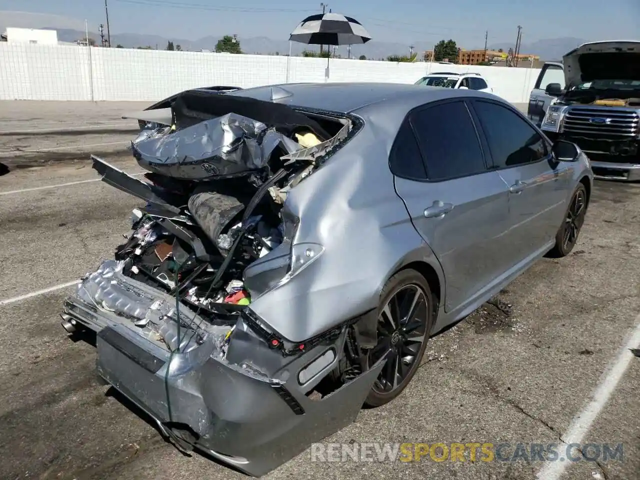 4 Photograph of a damaged car 4T1K61AKXLU970430 TOYOTA CAMRY 2020