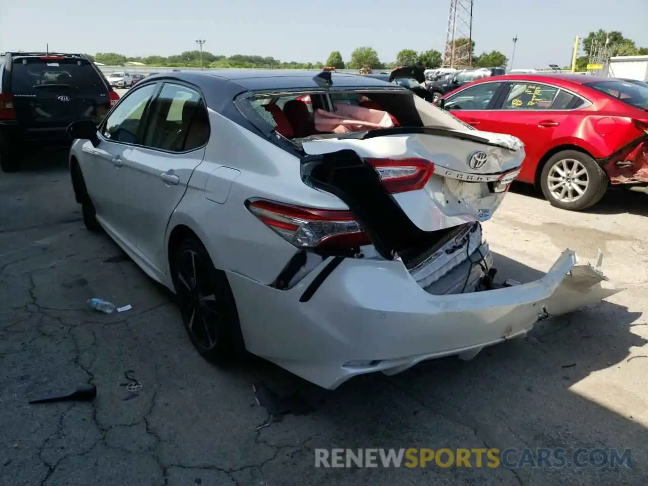 3 Photograph of a damaged car 4T1K61BK0LU001220 TOYOTA CAMRY 2020