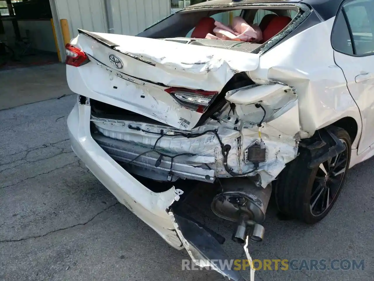 9 Photograph of a damaged car 4T1K61BK0LU001220 TOYOTA CAMRY 2020