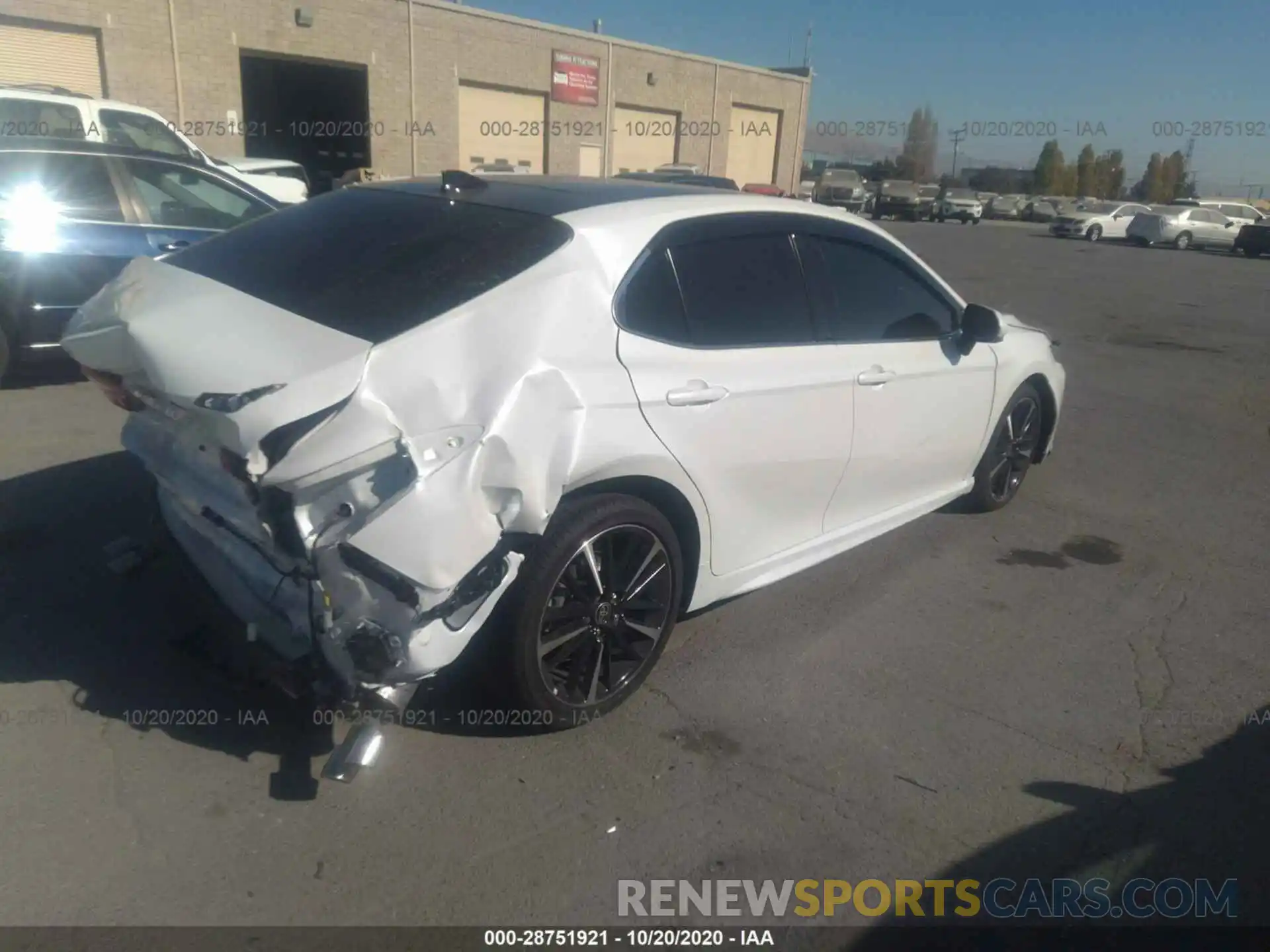 4 Photograph of a damaged car 4T1K61BK0LU006160 TOYOTA CAMRY 2020