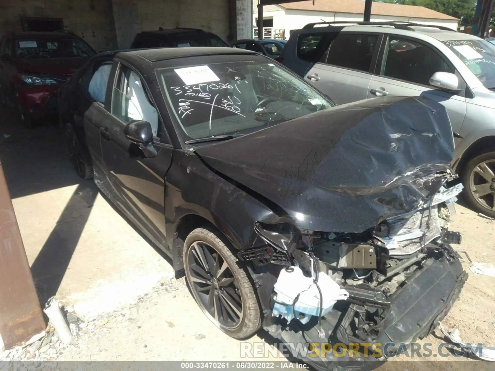 1 Photograph of a damaged car 4T1K61BK1LU009679 TOYOTA CAMRY 2020