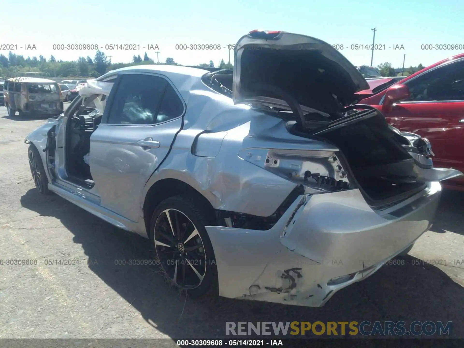 3 Photograph of a damaged car 4T1K61BK2LU008802 TOYOTA CAMRY 2020