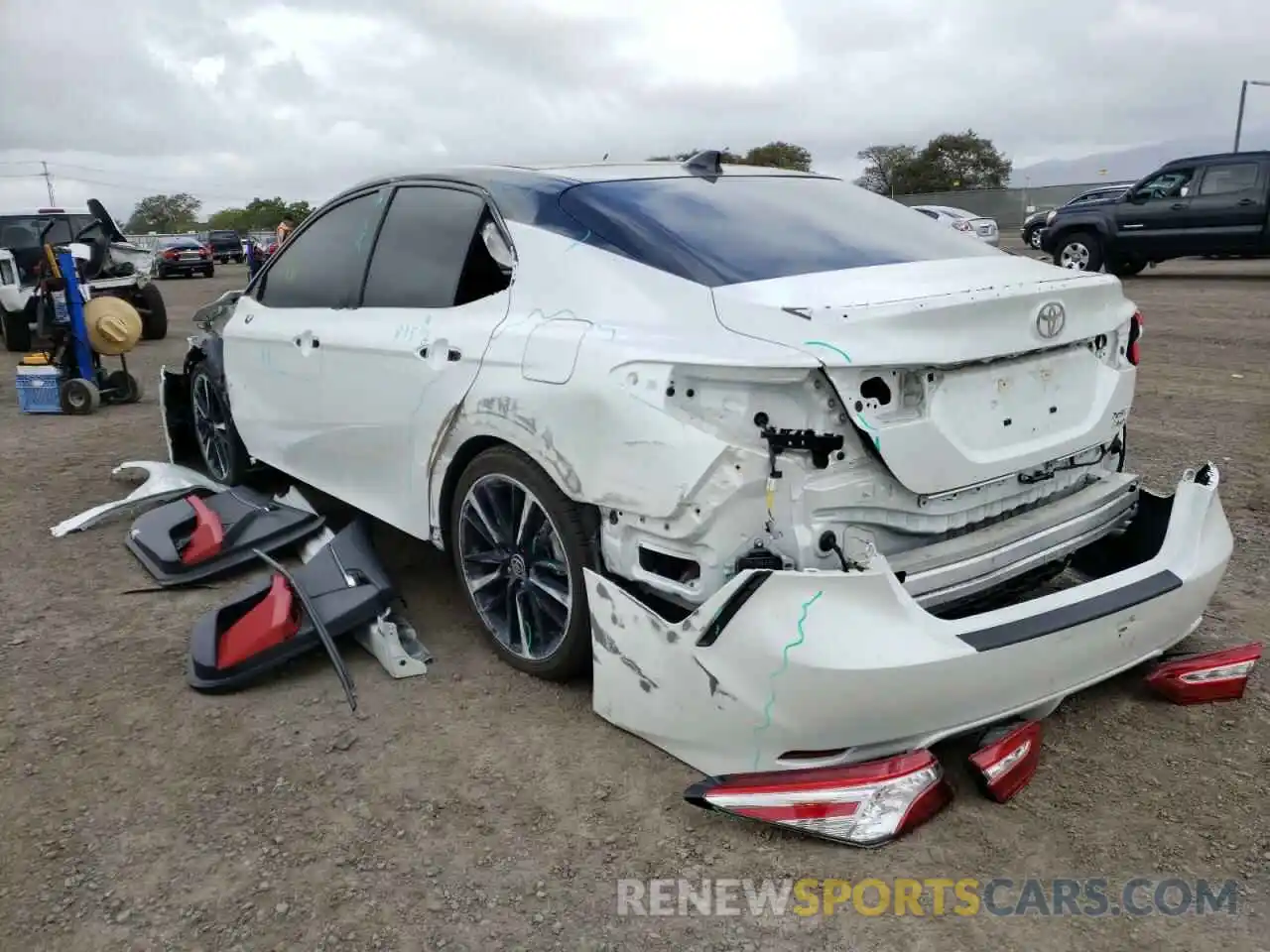 3 Photograph of a damaged car 4T1K61BK2LU010341 TOYOTA CAMRY 2020