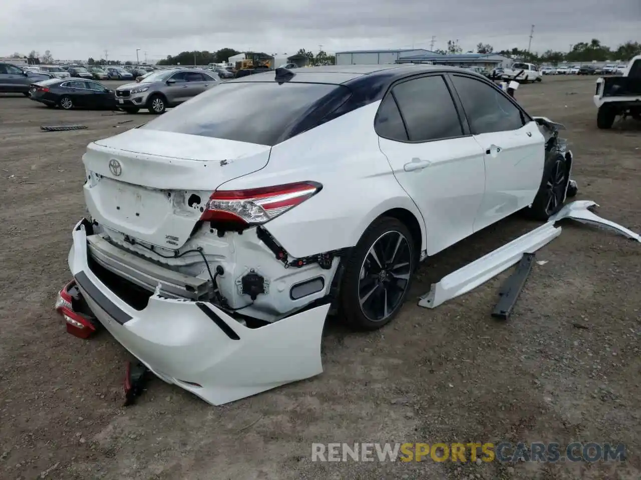 4 Photograph of a damaged car 4T1K61BK2LU010341 TOYOTA CAMRY 2020