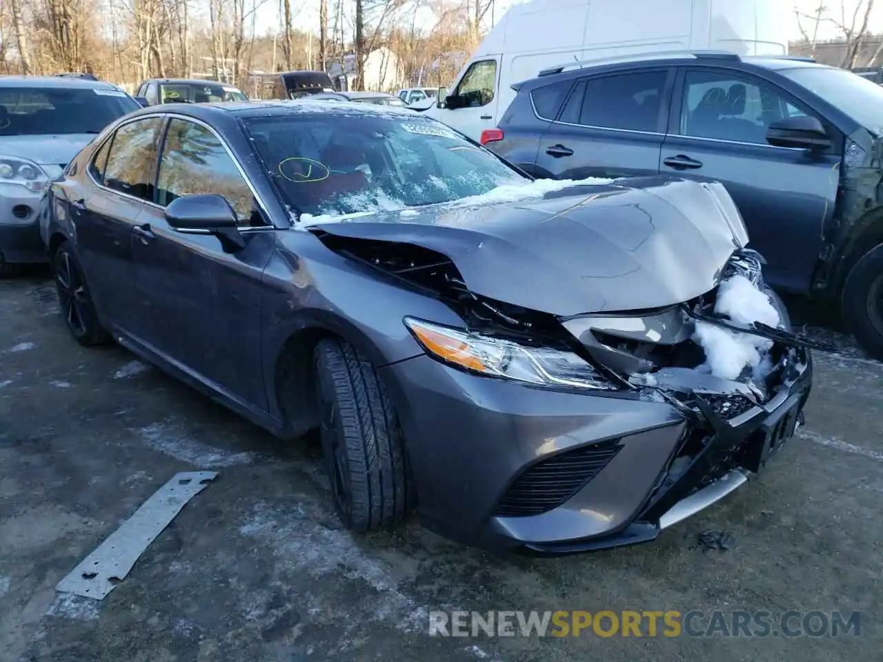 1 Photograph of a damaged car 4T1K61BK3LU011000 TOYOTA CAMRY 2020