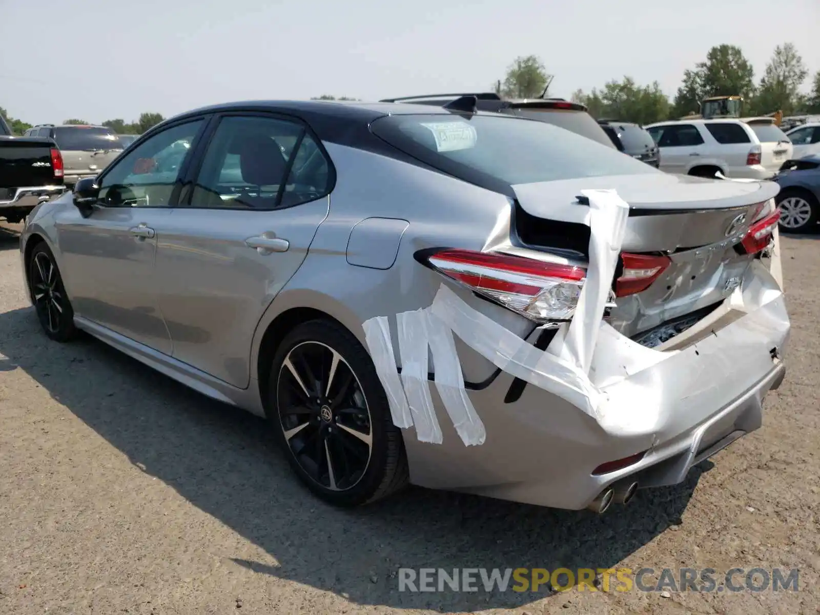 3 Photograph of a damaged car 4T1K61BK5LU001763 TOYOTA CAMRY 2020