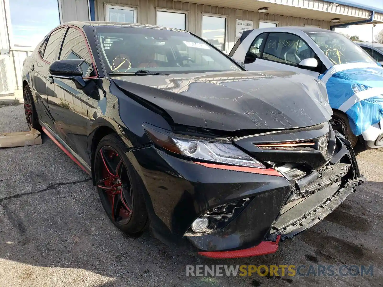 1 Photograph of a damaged car 4T1K61BK5LU014402 TOYOTA CAMRY 2020