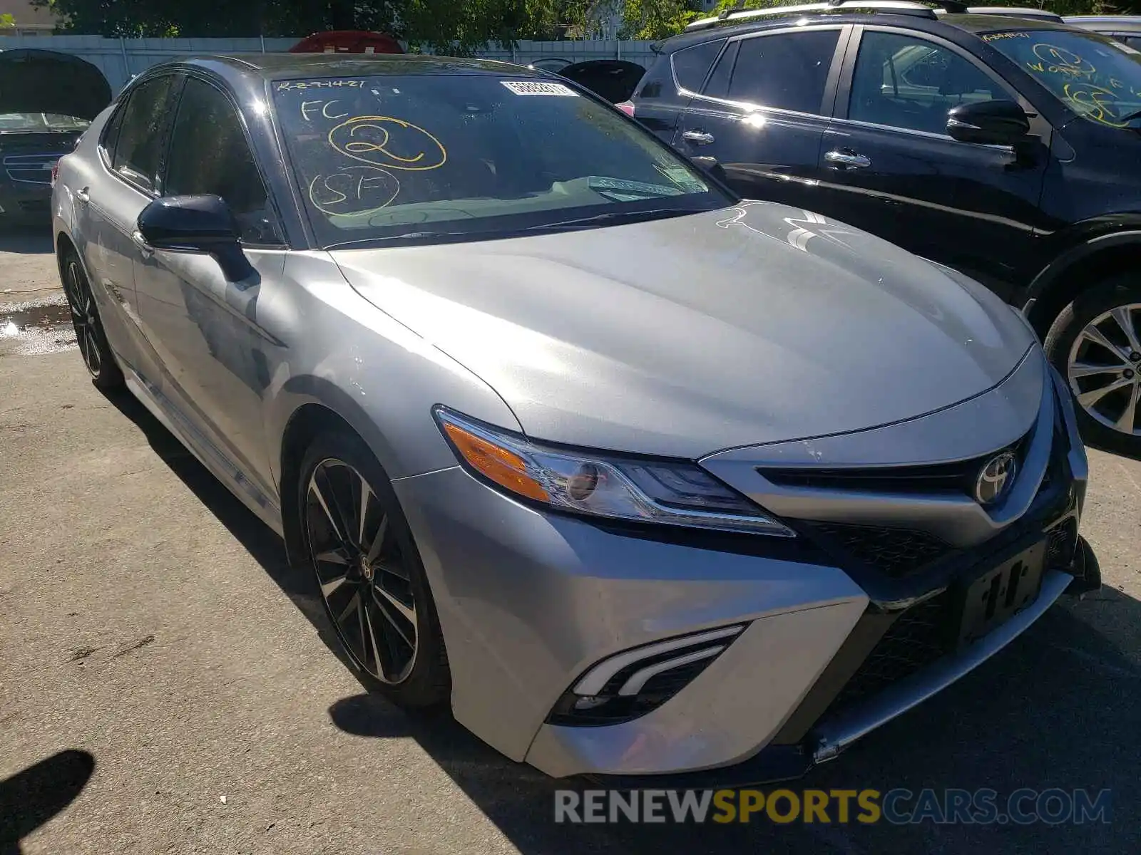 1 Photograph of a damaged car 4T1K61BK7LU005703 TOYOTA CAMRY 2020