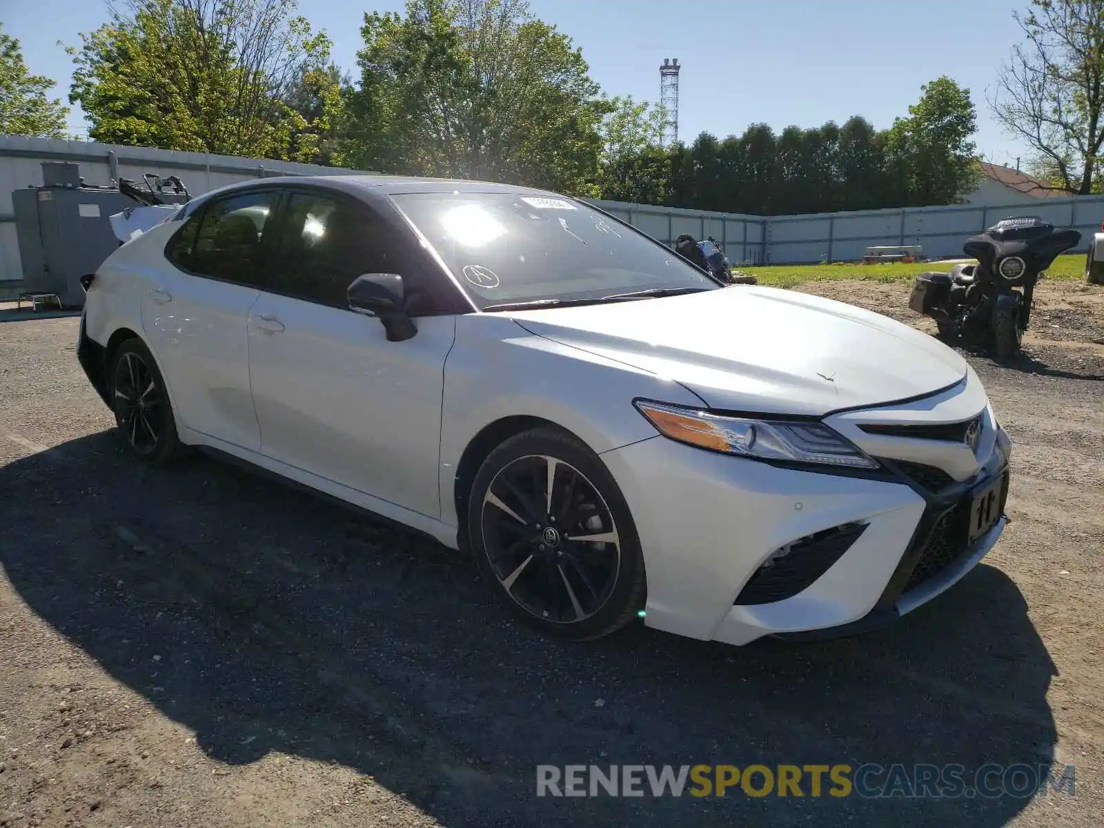 1 Photograph of a damaged car 4T1K61BK7LU013784 TOYOTA CAMRY 2020