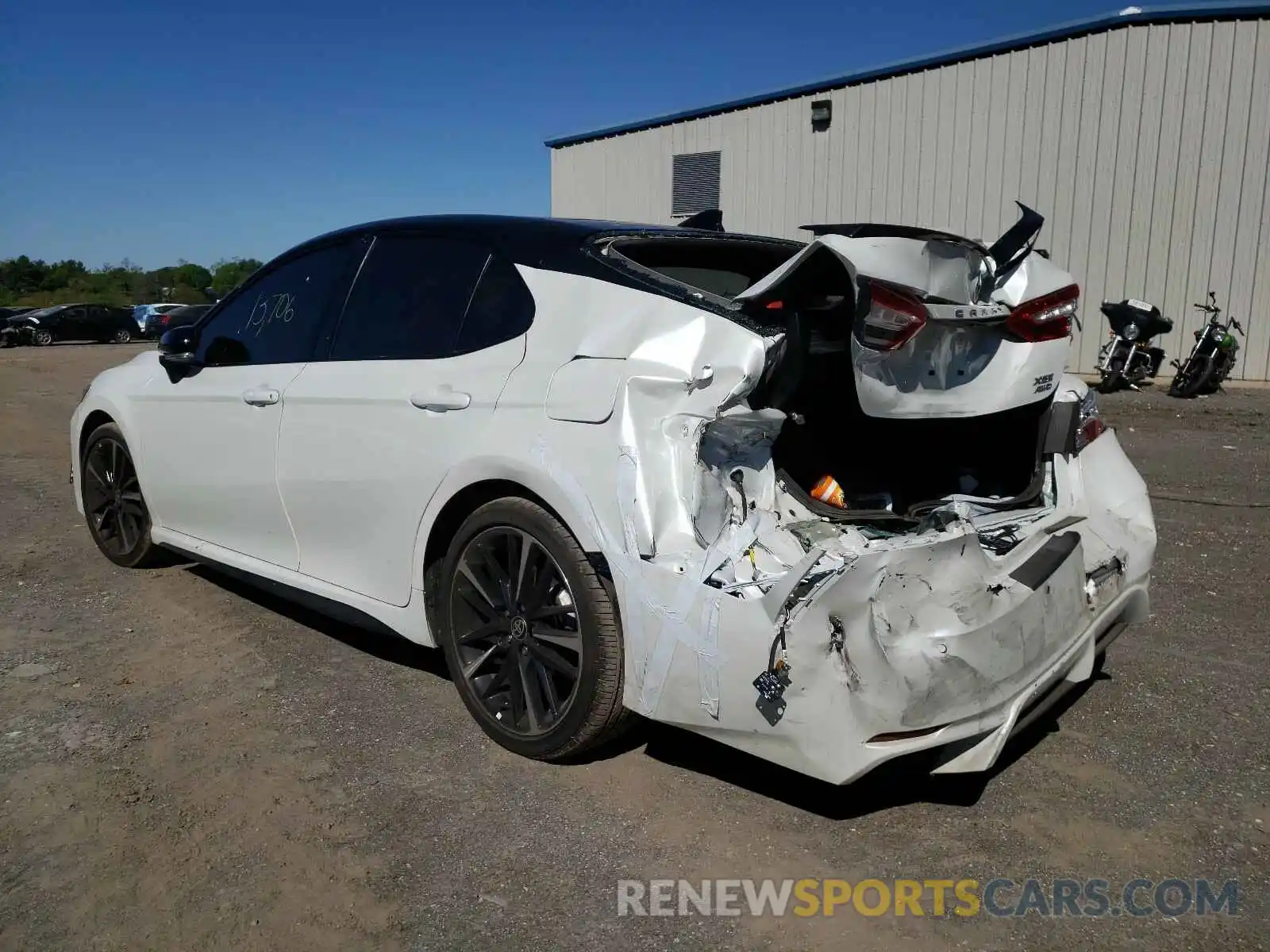 3 Photograph of a damaged car 4T1K61BK7LU013784 TOYOTA CAMRY 2020