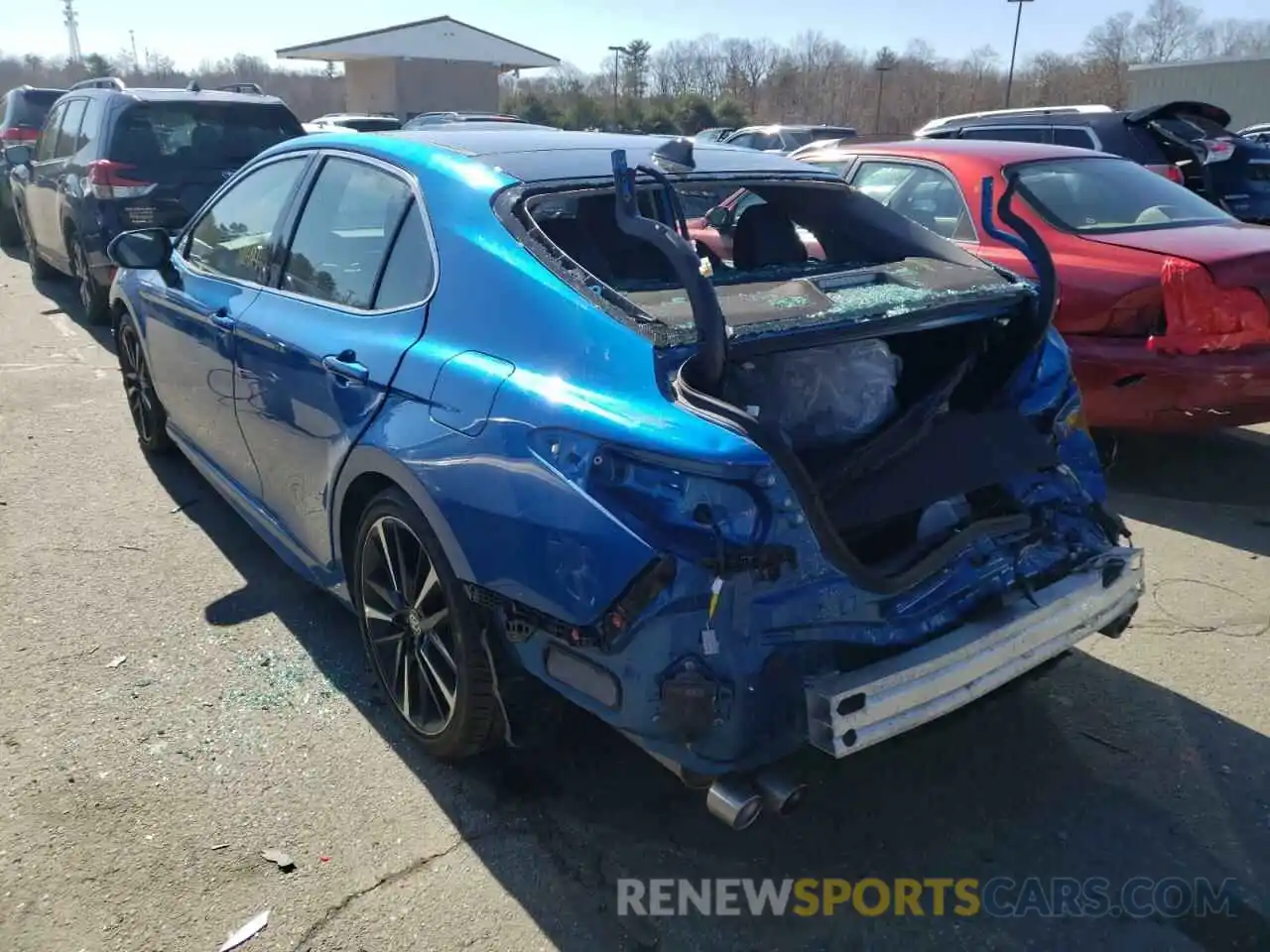 3 Photograph of a damaged car 4T1K61BK8LU010120 TOYOTA CAMRY 2020