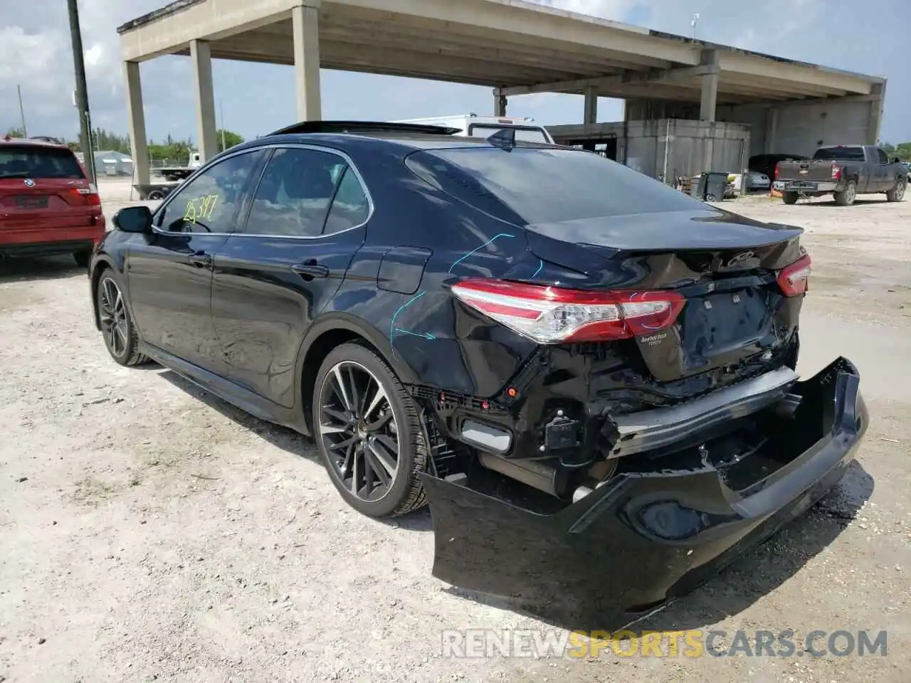 3 Photograph of a damaged car 4T1K61BK8LU011509 TOYOTA CAMRY 2020