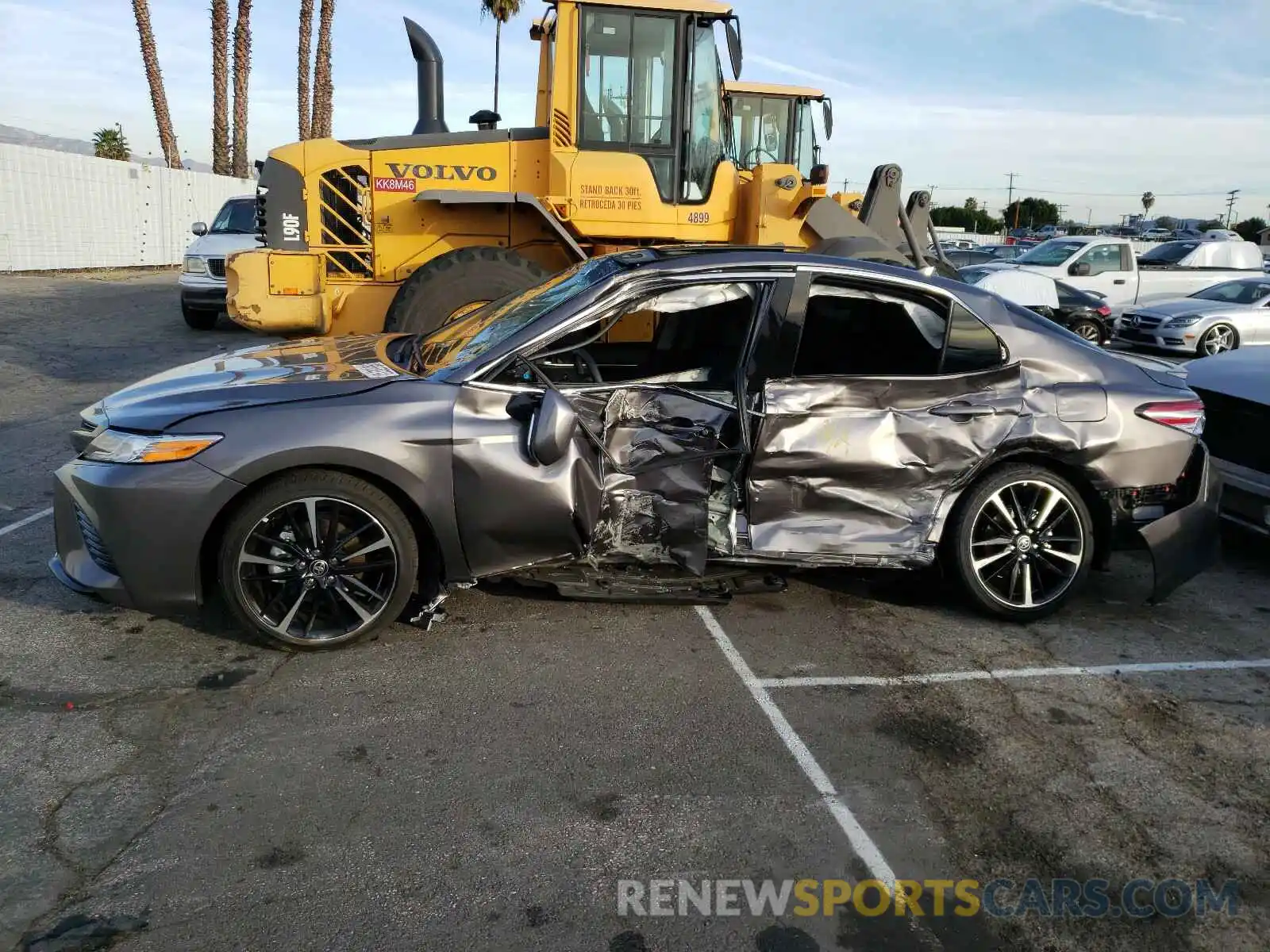 10 Photograph of a damaged car 4T1K61BK9LU011499 TOYOTA CAMRY 2020