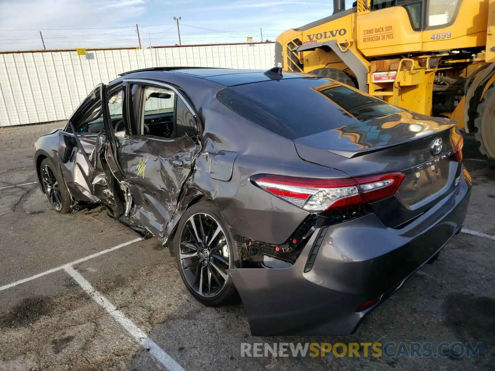 3 Photograph of a damaged car 4T1K61BK9LU011499 TOYOTA CAMRY 2020