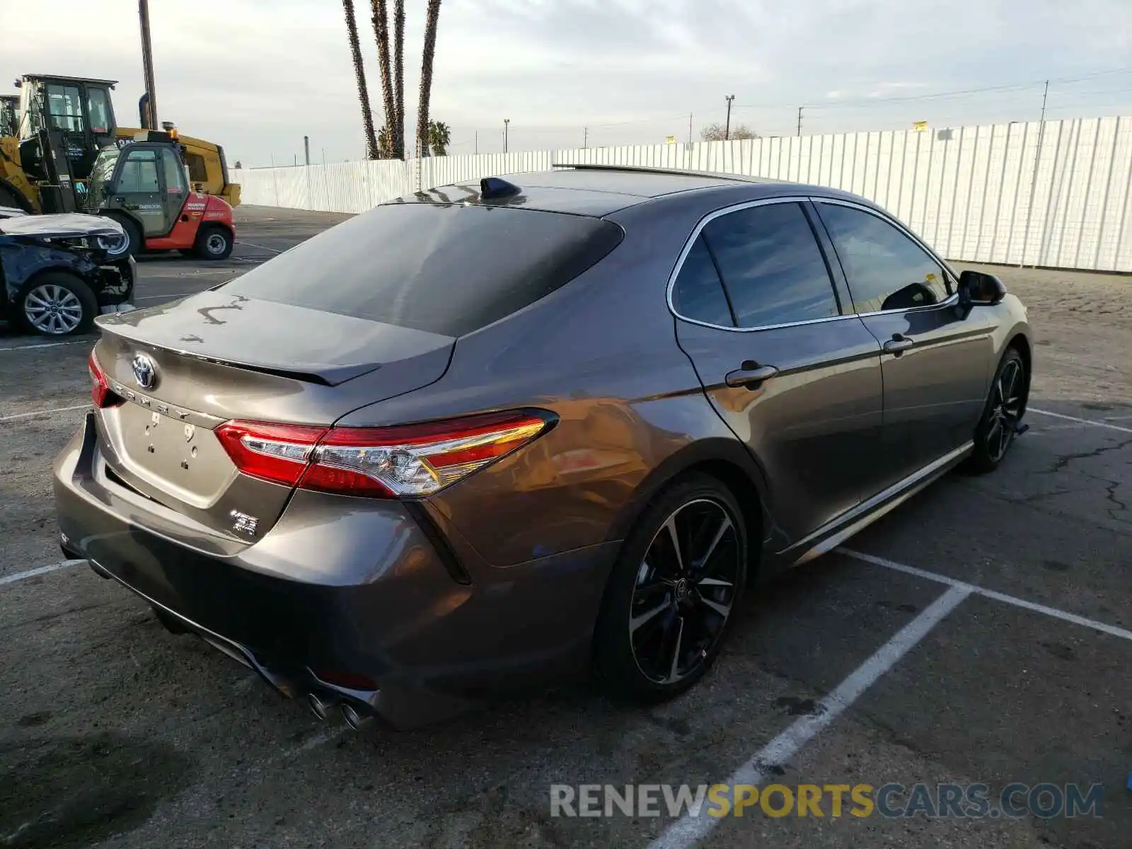 4 Photograph of a damaged car 4T1K61BK9LU011499 TOYOTA CAMRY 2020