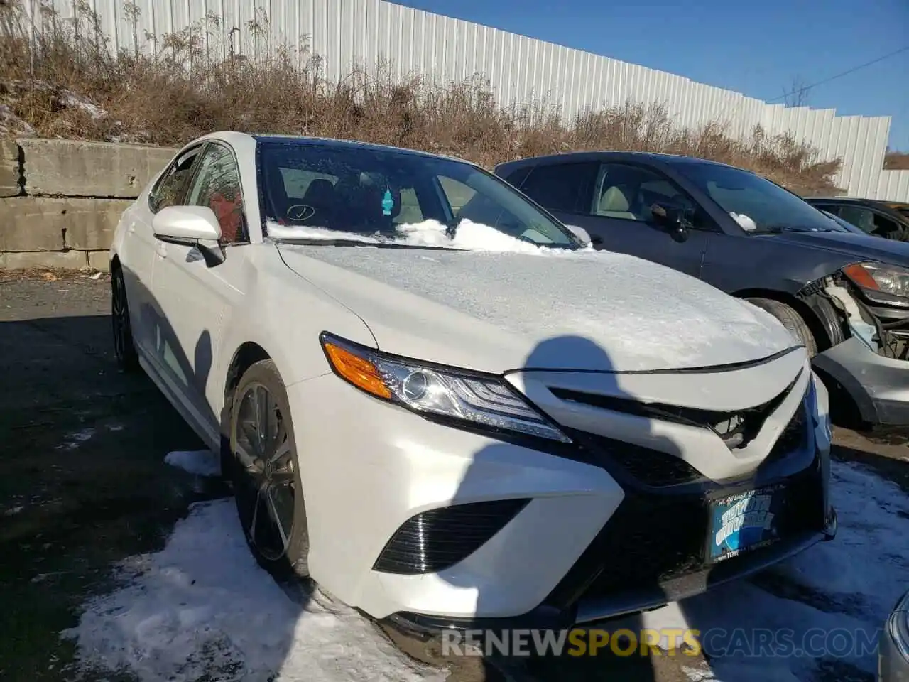 1 Photograph of a damaged car 4T1K61BK9LU013835 TOYOTA CAMRY 2020