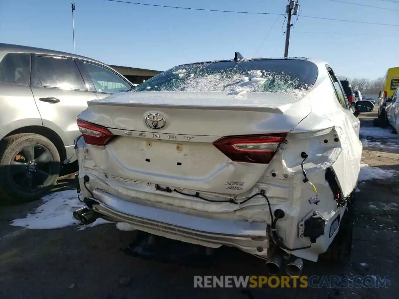 9 Photograph of a damaged car 4T1K61BK9LU013835 TOYOTA CAMRY 2020