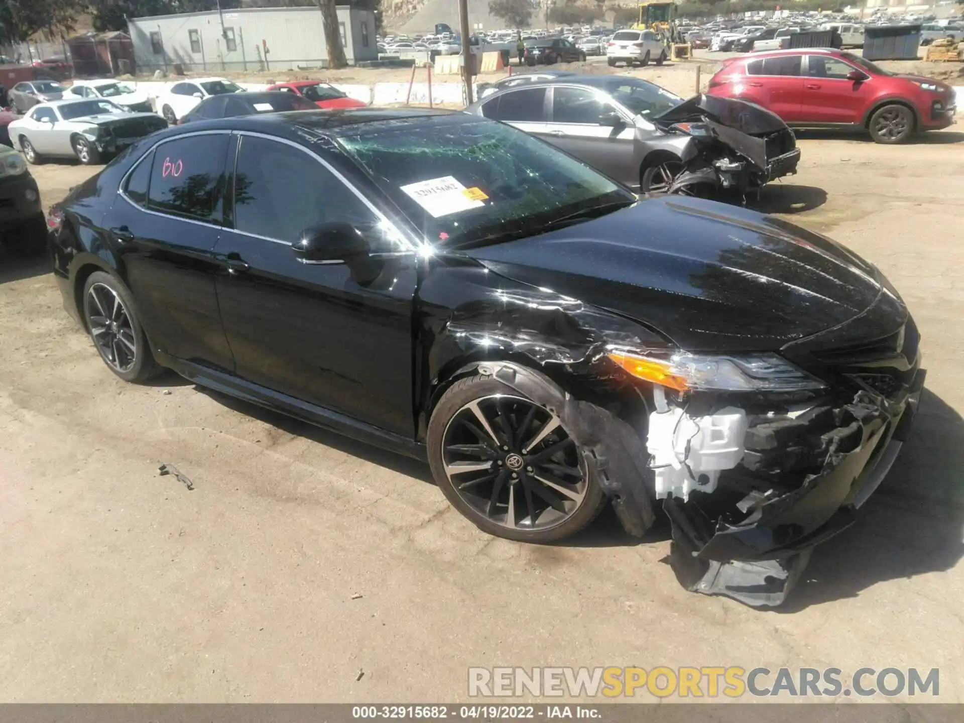 1 Photograph of a damaged car 4T1K61BK9LU018985 TOYOTA CAMRY 2020