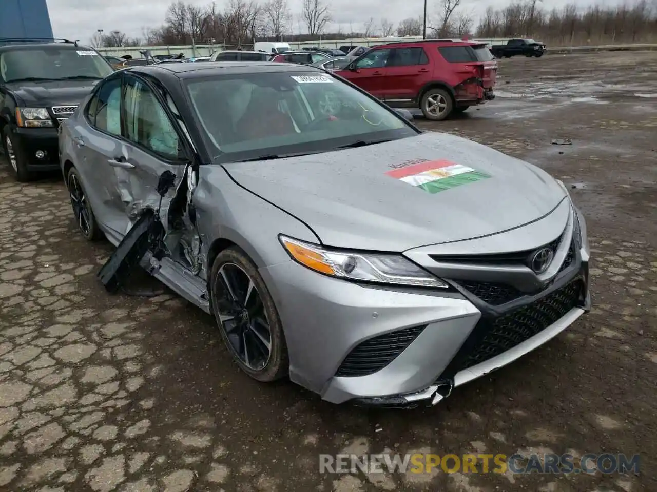 1 Photograph of a damaged car 4T1K61BKXLU003072 TOYOTA CAMRY 2020