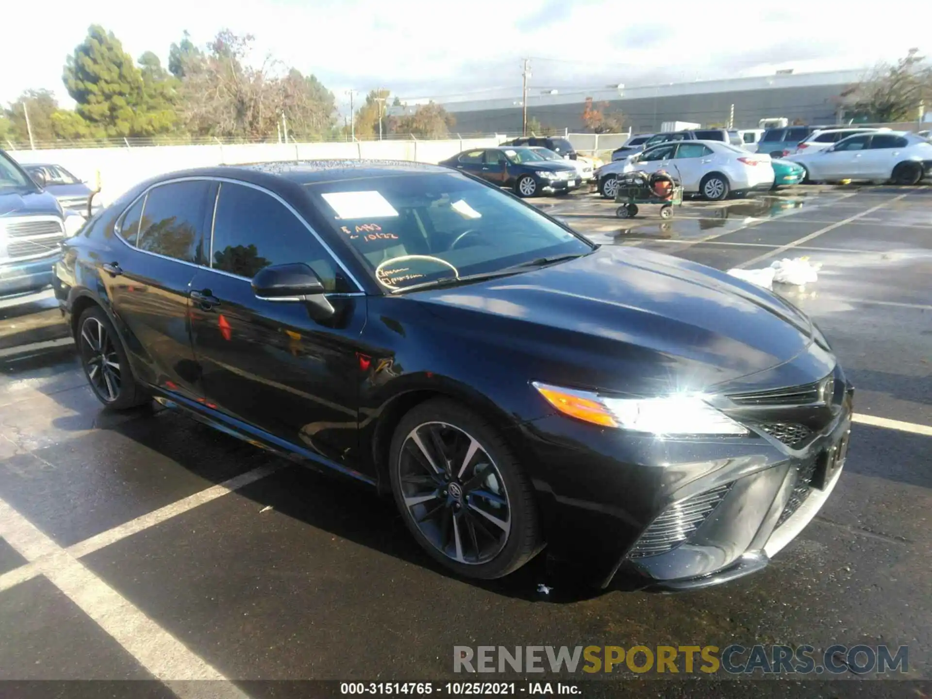 1 Photograph of a damaged car 4T1K61BKXLU014024 TOYOTA CAMRY 2020