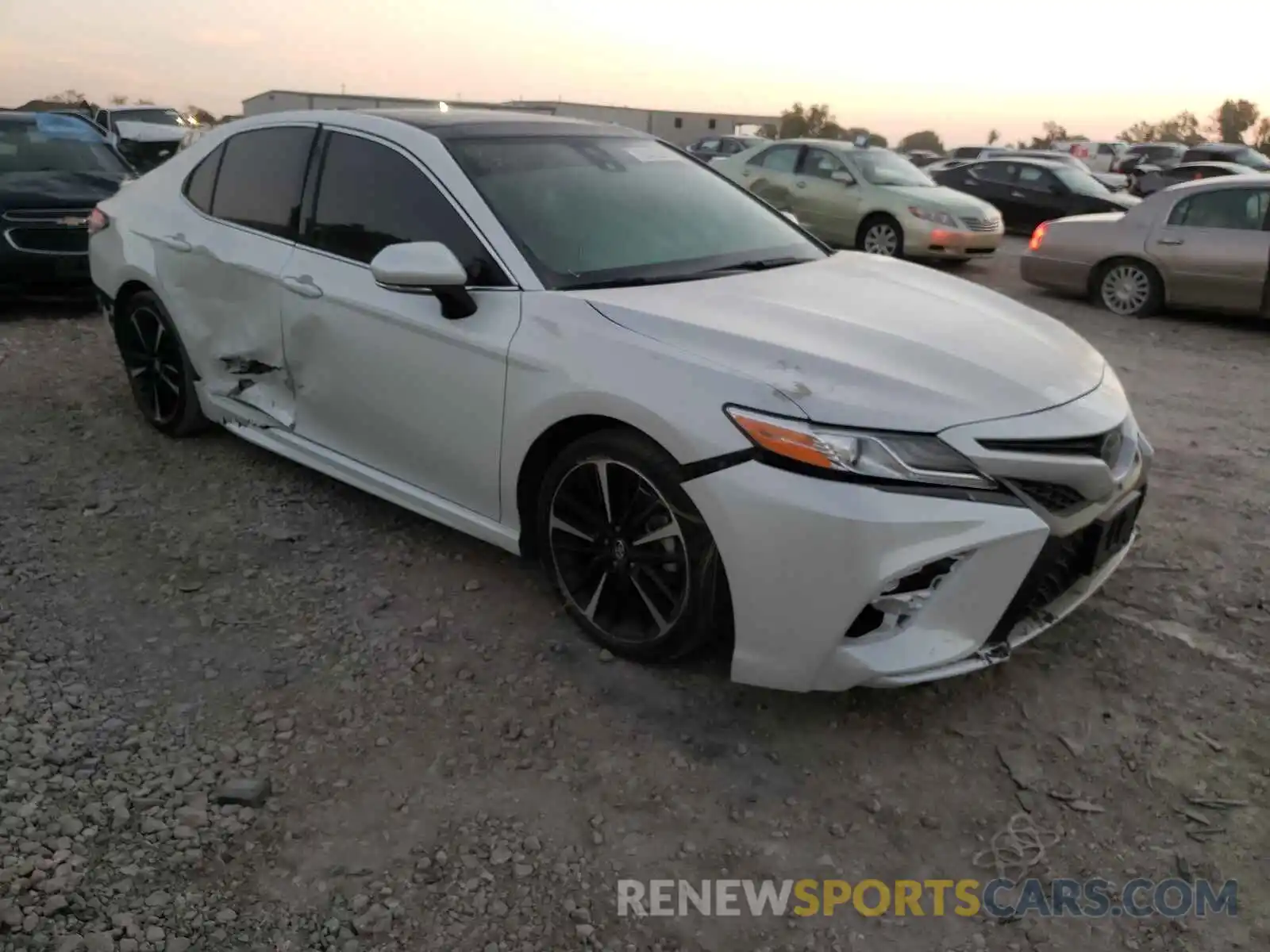 1 Photograph of a damaged car 4T1KZ1AK0LU038471 TOYOTA CAMRY 2020