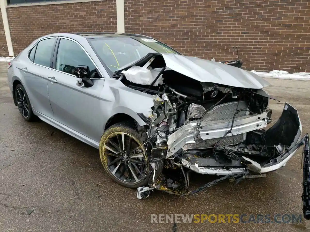 1 Photograph of a damaged car 4T1KZ1AK0LU045193 TOYOTA CAMRY 2020