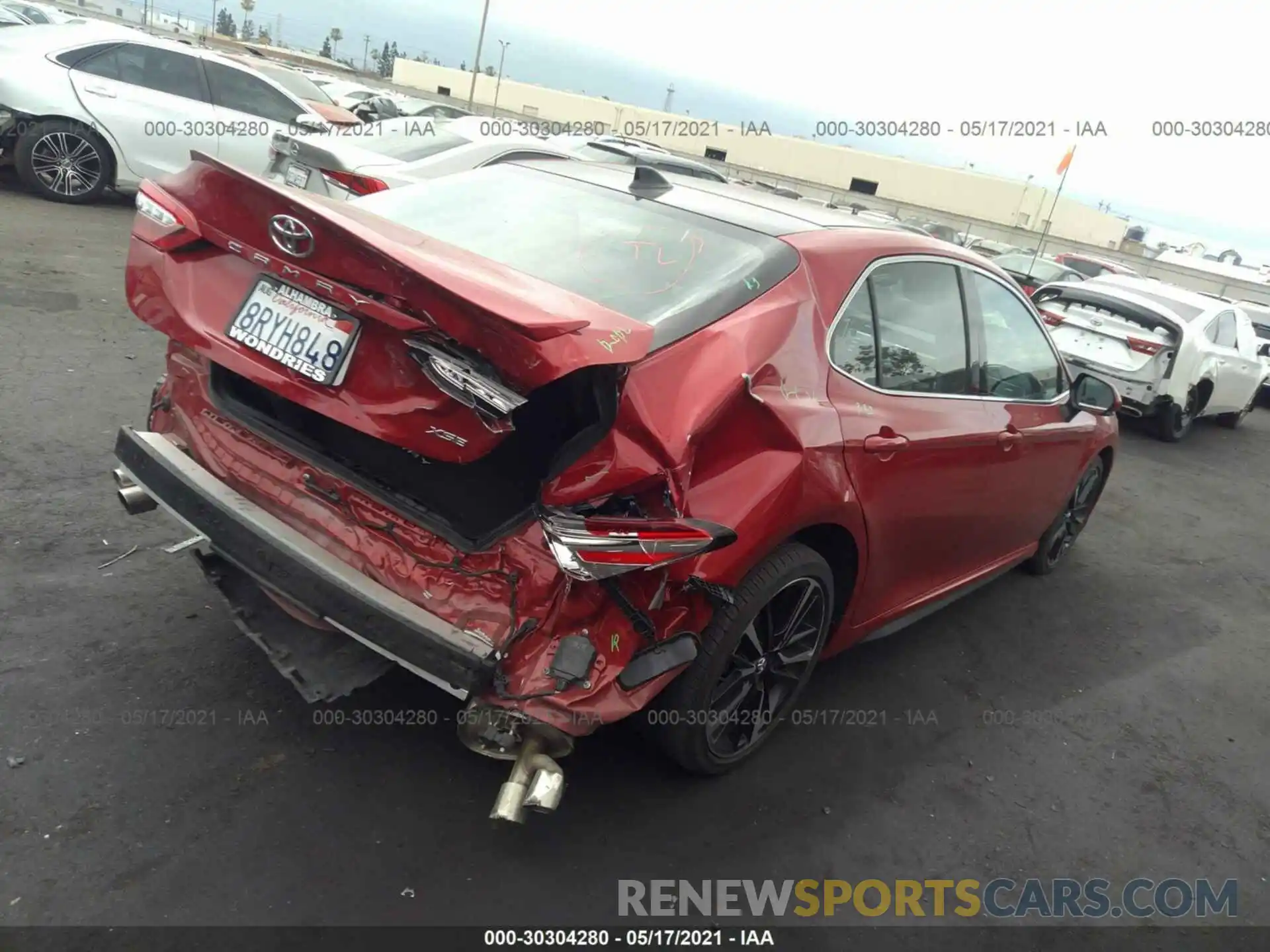 4 Photograph of a damaged car 4T1KZ1AK1LU034025 TOYOTA CAMRY 2020