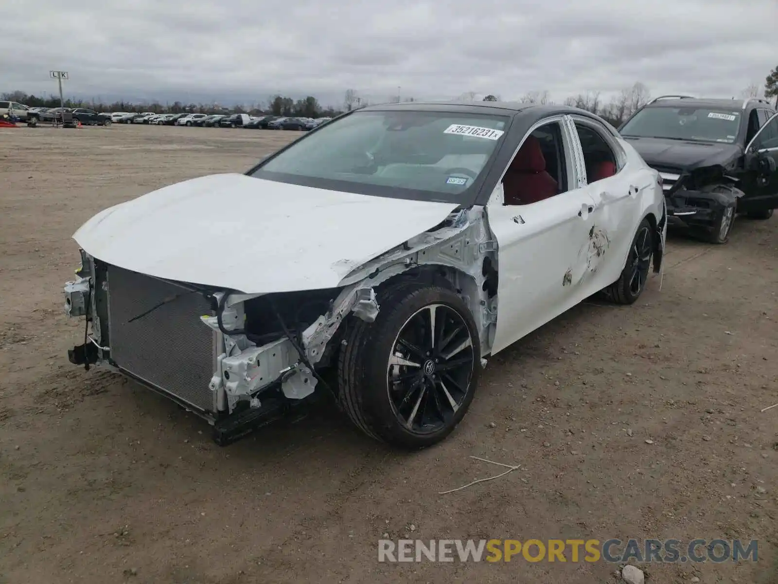 2 Photograph of a damaged car 4T1KZ1AK1LU040293 TOYOTA CAMRY 2020