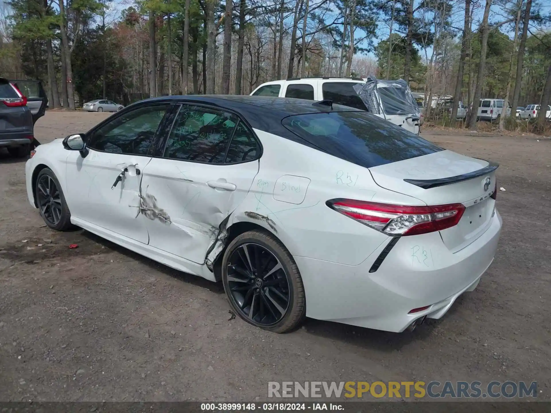 3 Photograph of a damaged car 4T1KZ1AK1LU040813 TOYOTA CAMRY 2020