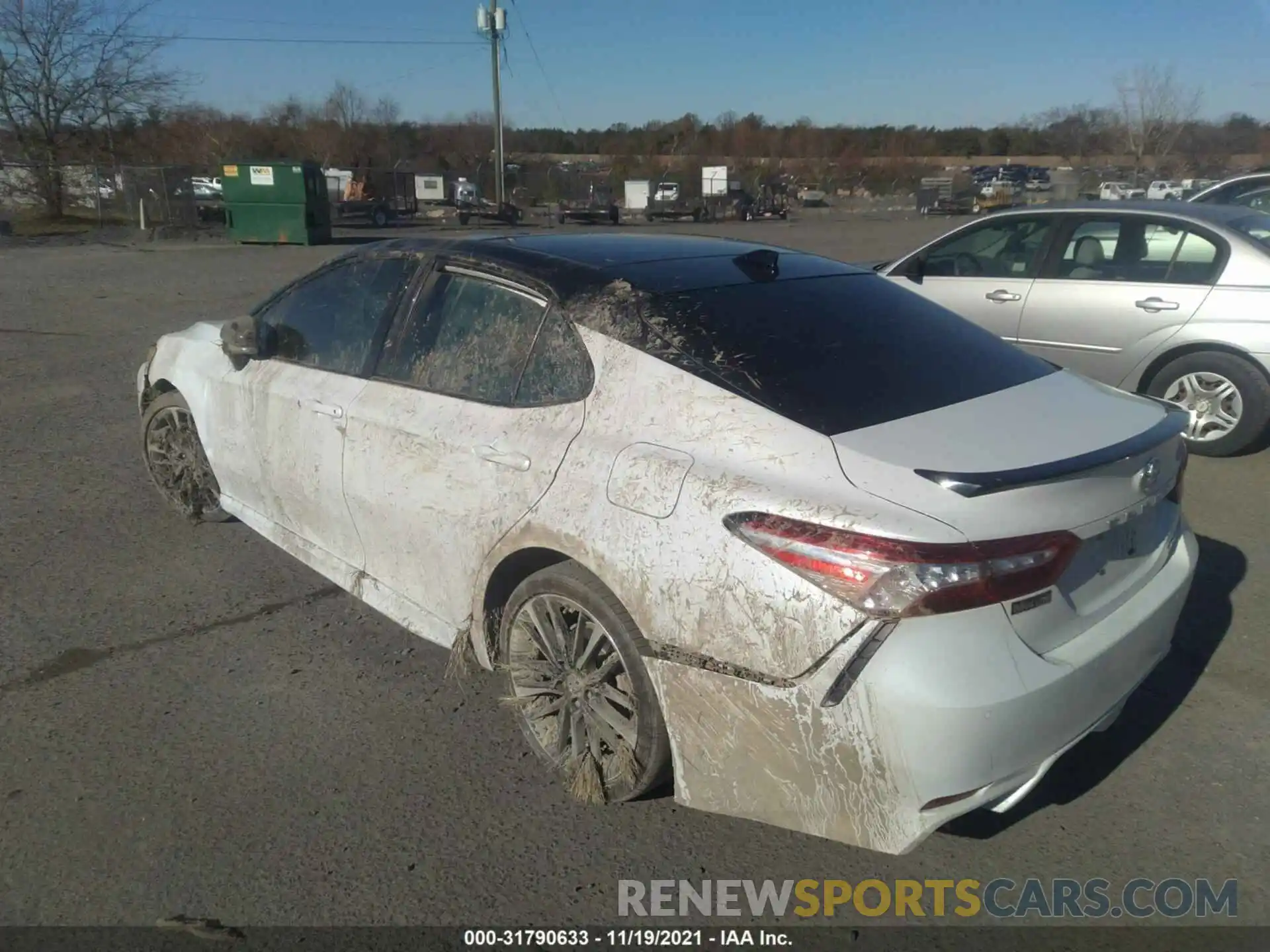 3 Photograph of a damaged car 4T1KZ1AK1LU041461 TOYOTA CAMRY 2020