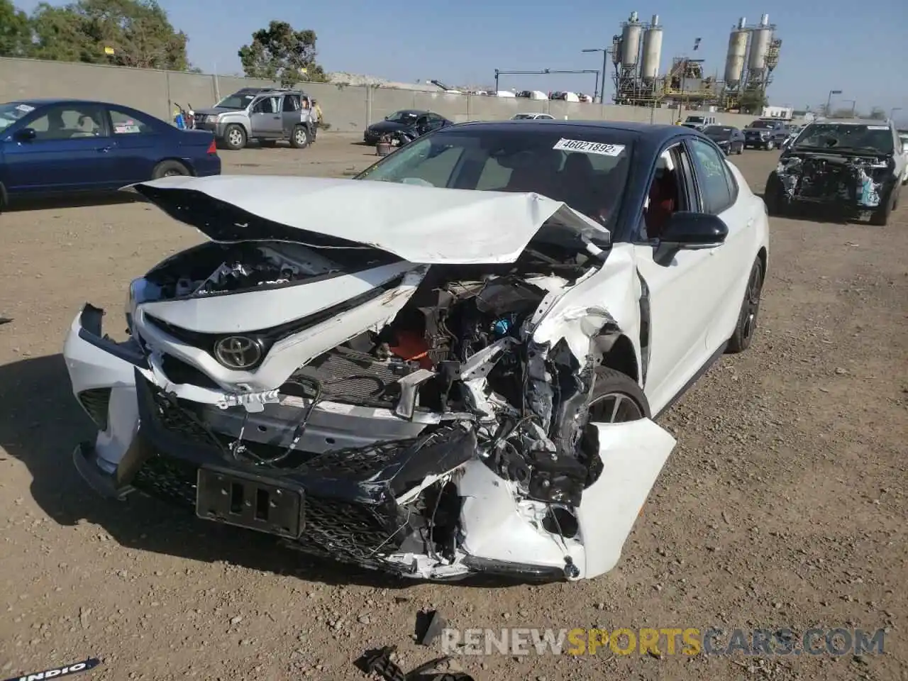 2 Photograph of a damaged car 4T1KZ1AK1LU041895 TOYOTA CAMRY 2020