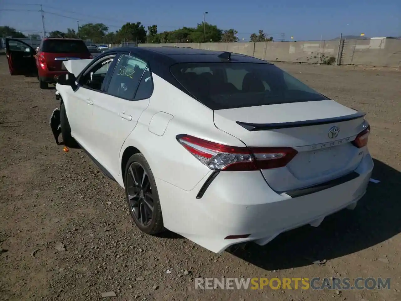 3 Photograph of a damaged car 4T1KZ1AK1LU041895 TOYOTA CAMRY 2020