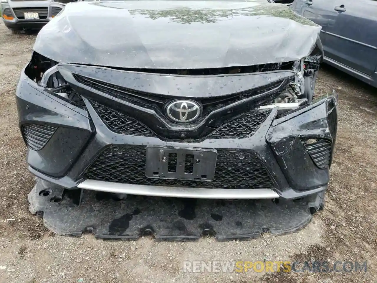 9 Photograph of a damaged car 4T1KZ1AK1LU042447 TOYOTA CAMRY 2020