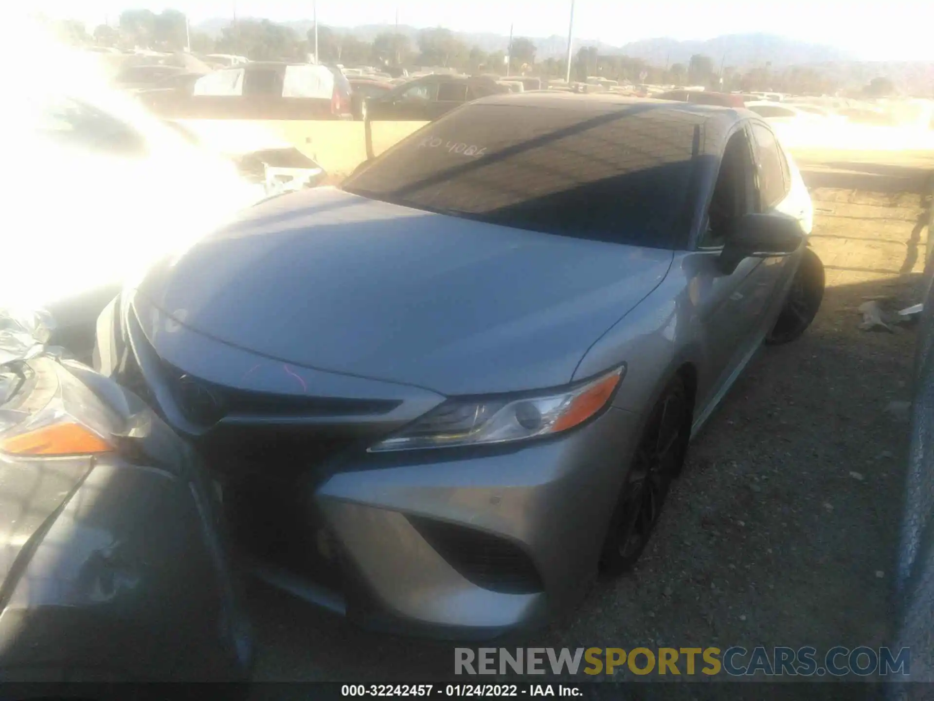 2 Photograph of a damaged car 4T1KZ1AK1LU043940 TOYOTA CAMRY 2020