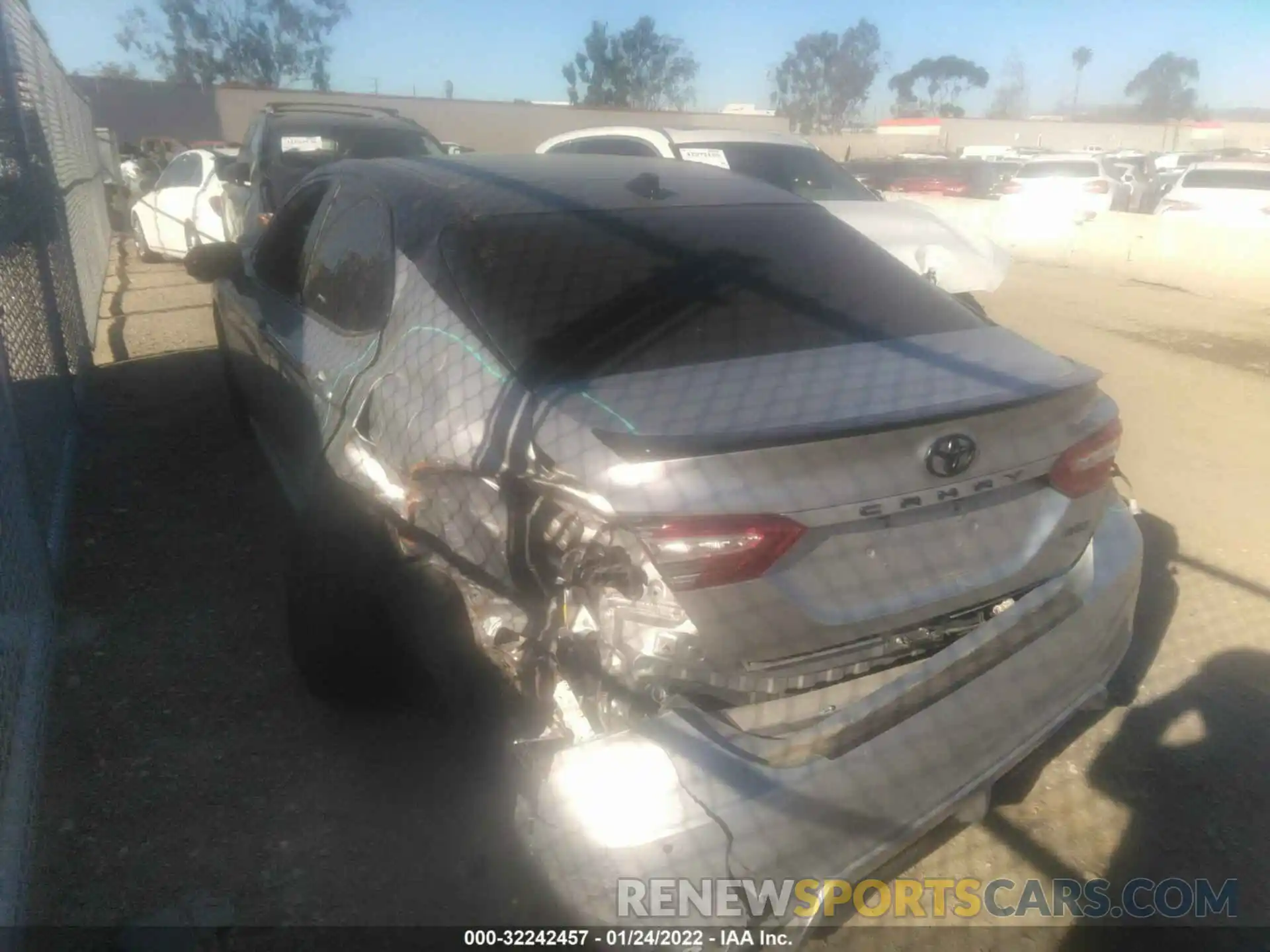 3 Photograph of a damaged car 4T1KZ1AK1LU043940 TOYOTA CAMRY 2020