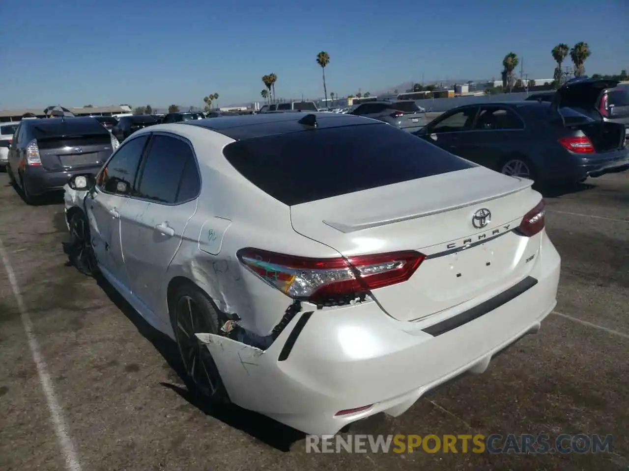 3 Photograph of a damaged car 4T1KZ1AK1LU045591 TOYOTA CAMRY 2020