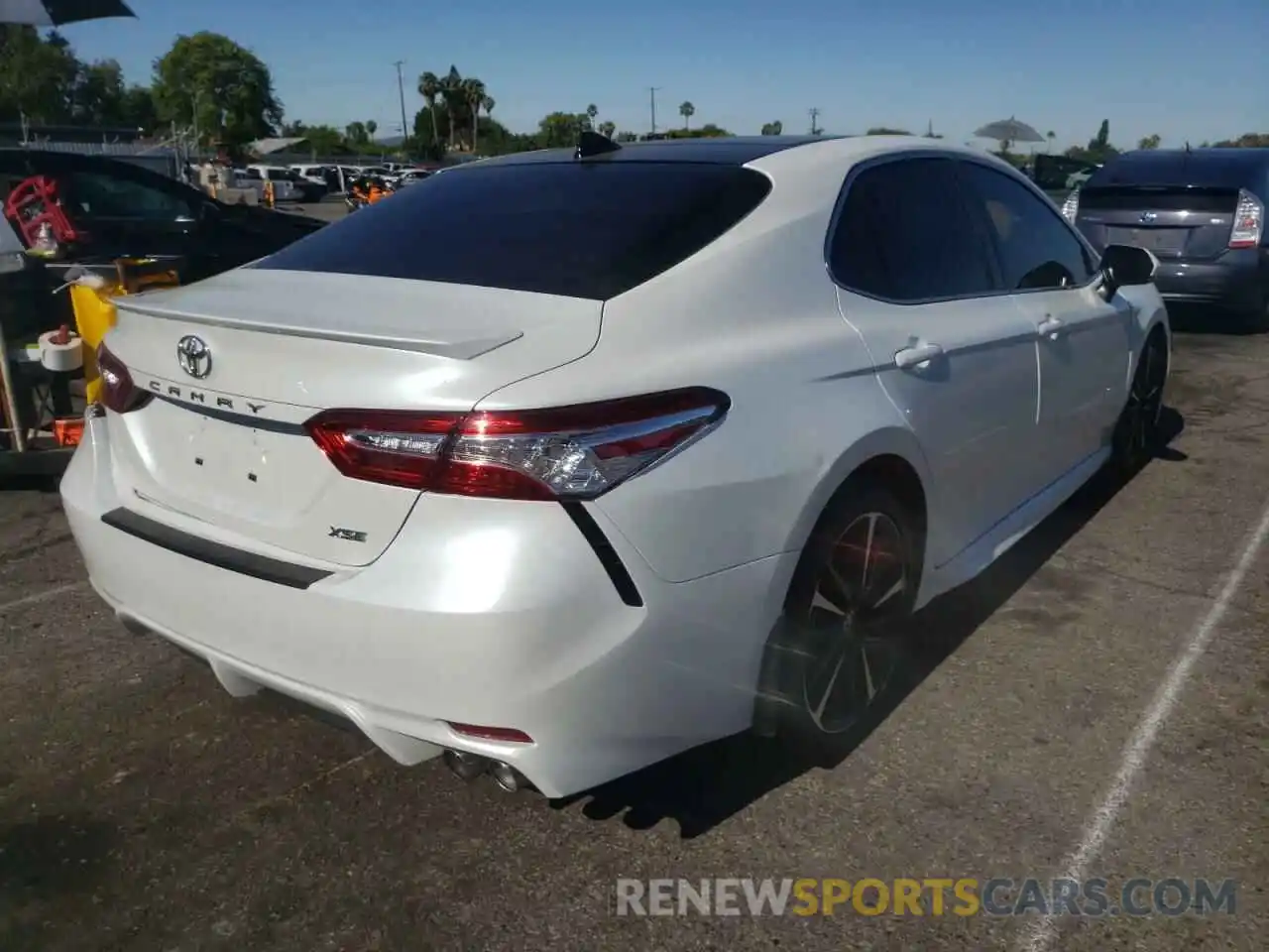 4 Photograph of a damaged car 4T1KZ1AK1LU045591 TOYOTA CAMRY 2020